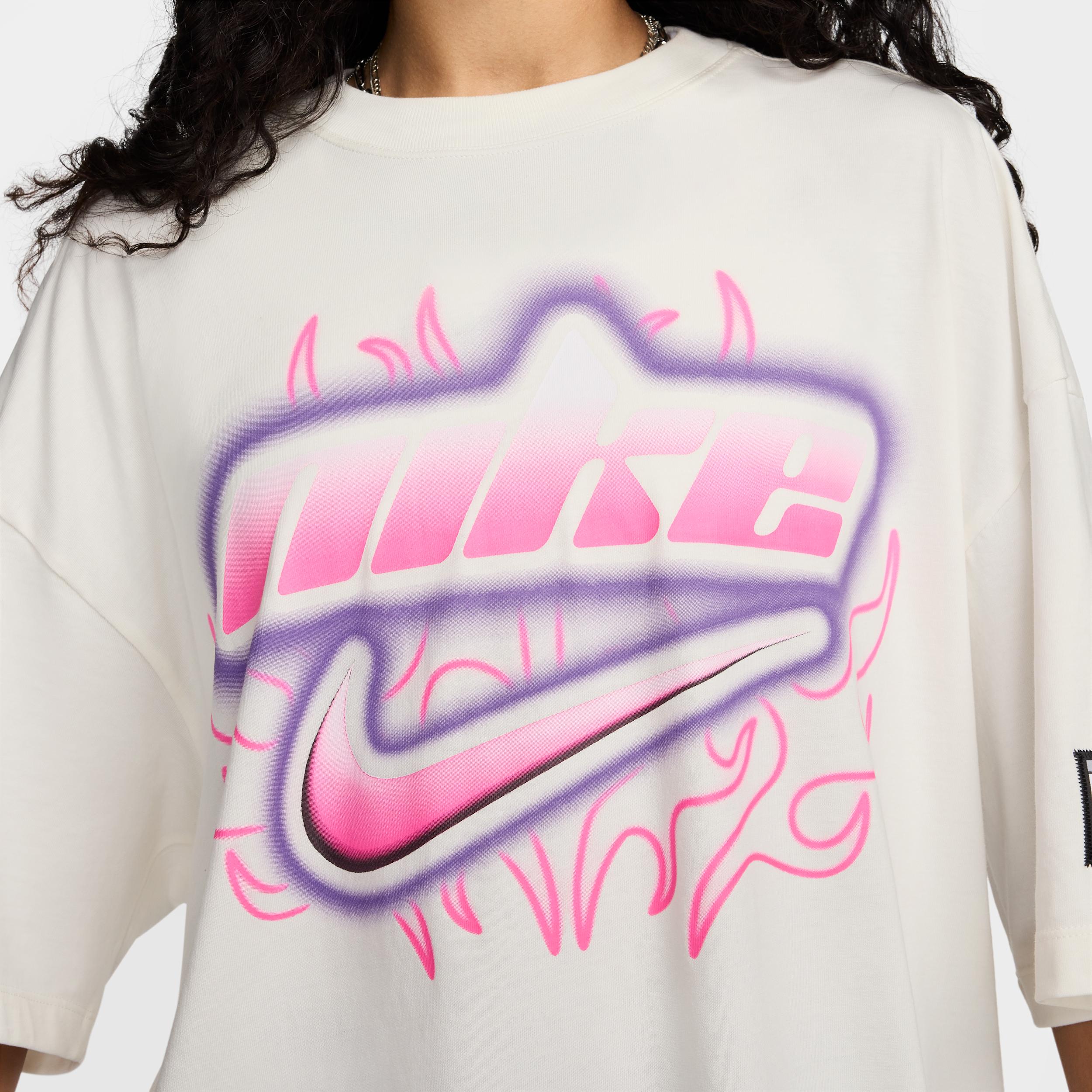 Women's Nike Sportswear Oversized Graphic T-Shirt Product Image