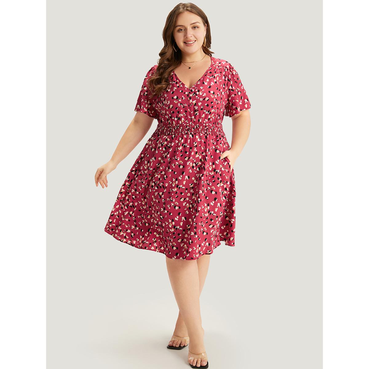 Plus Size Allover Print Shirred Pocket V Neck Dress Burgundy Women Office Printed V-neck Short sleeve Curvy Knee Dress BloomChic 10/M Product Image