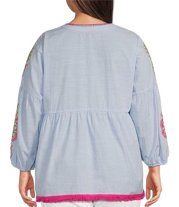 Calessa Plus Size Embroidered Patchwork Split Round V-Neck Bracelet Sleeve Tunic Product Image
