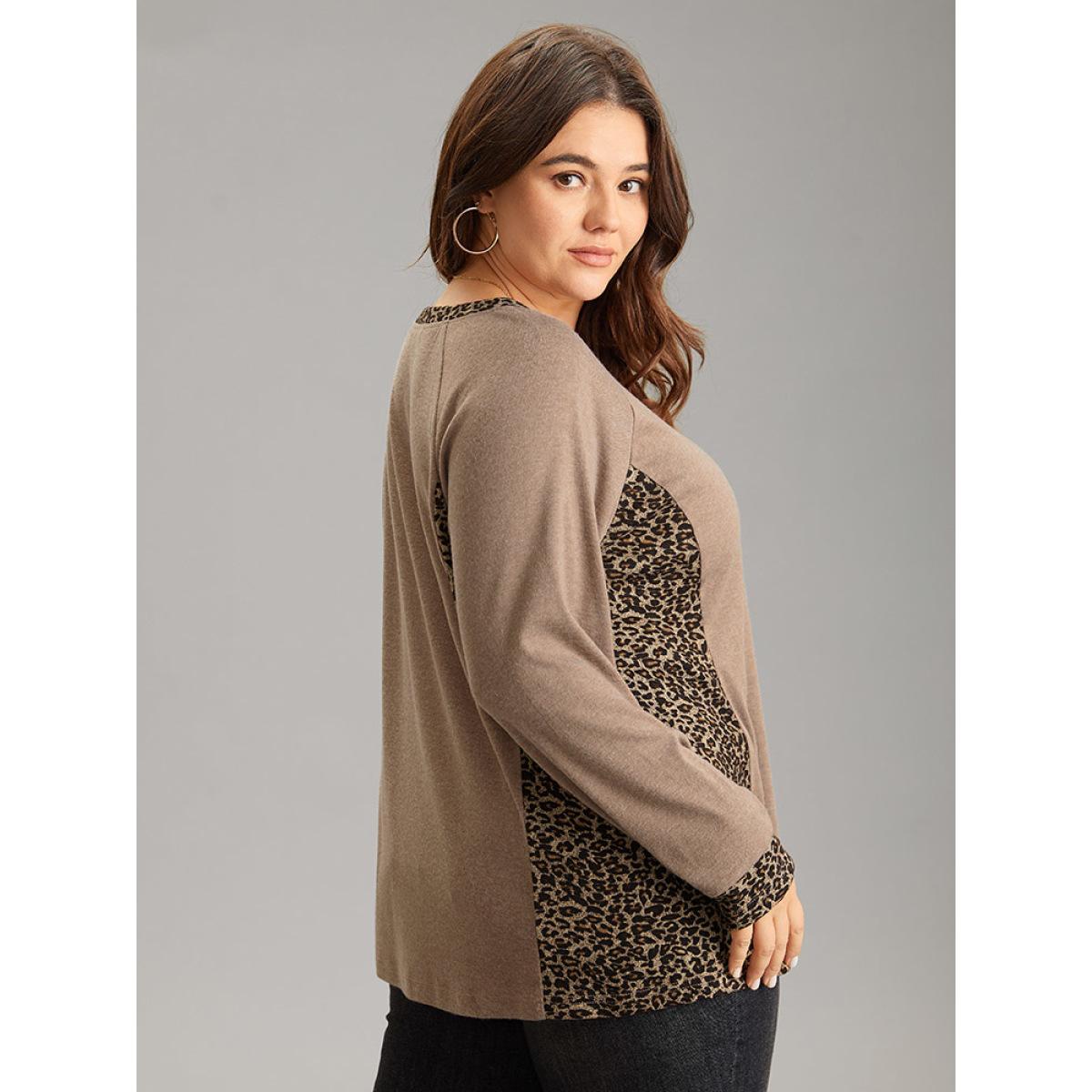 Plus Size Leopard Patchwork V Neck Raglan Sleeve T-shirt LightBrown Women Casual Contrast Leopard V-neck Dailywear T-shirts BloomChic 12/L Product Image