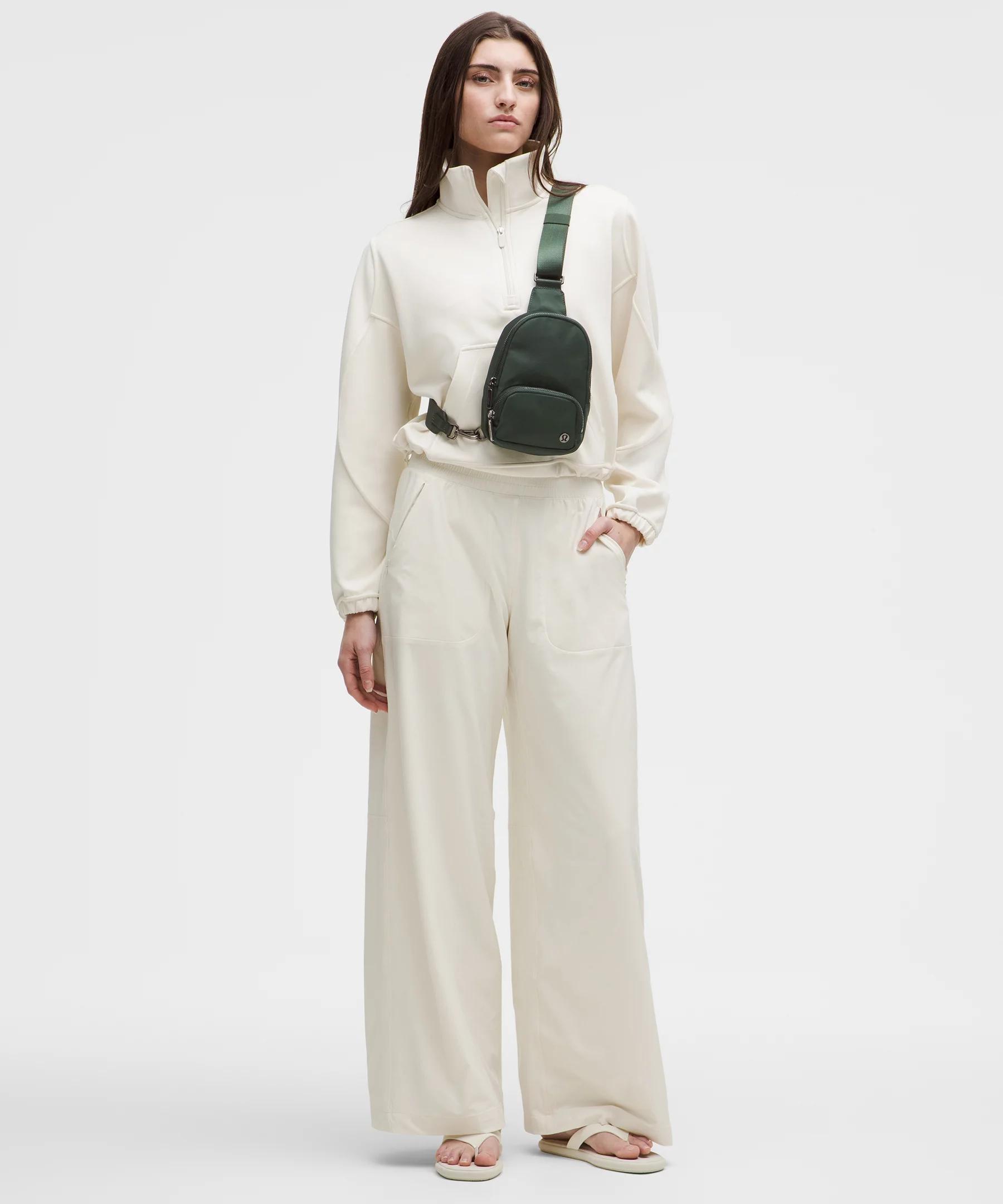 Everywhere Sling Bag Small 2L Product Image