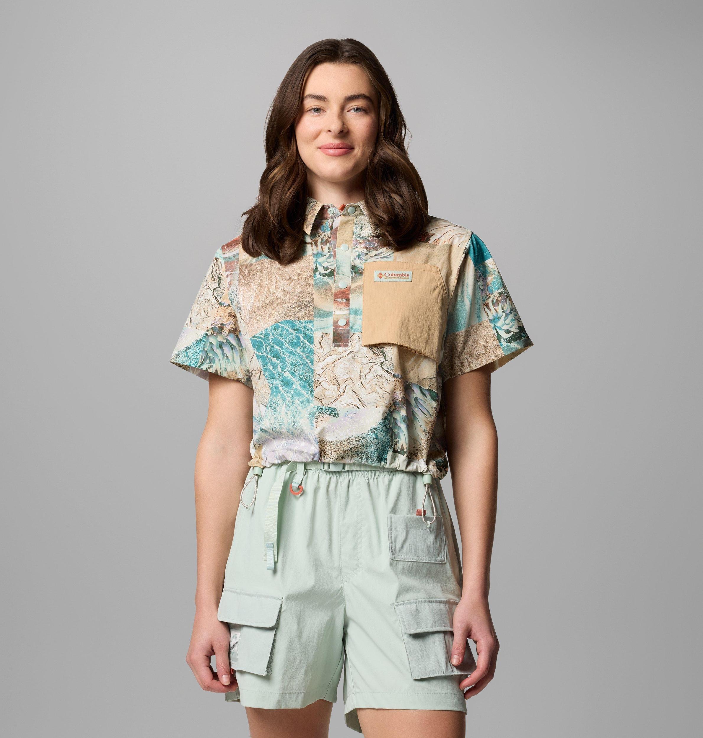 Columbia Womens Cove Beach Printed Woven Cropped Short Sleeve Shirt- Product Image