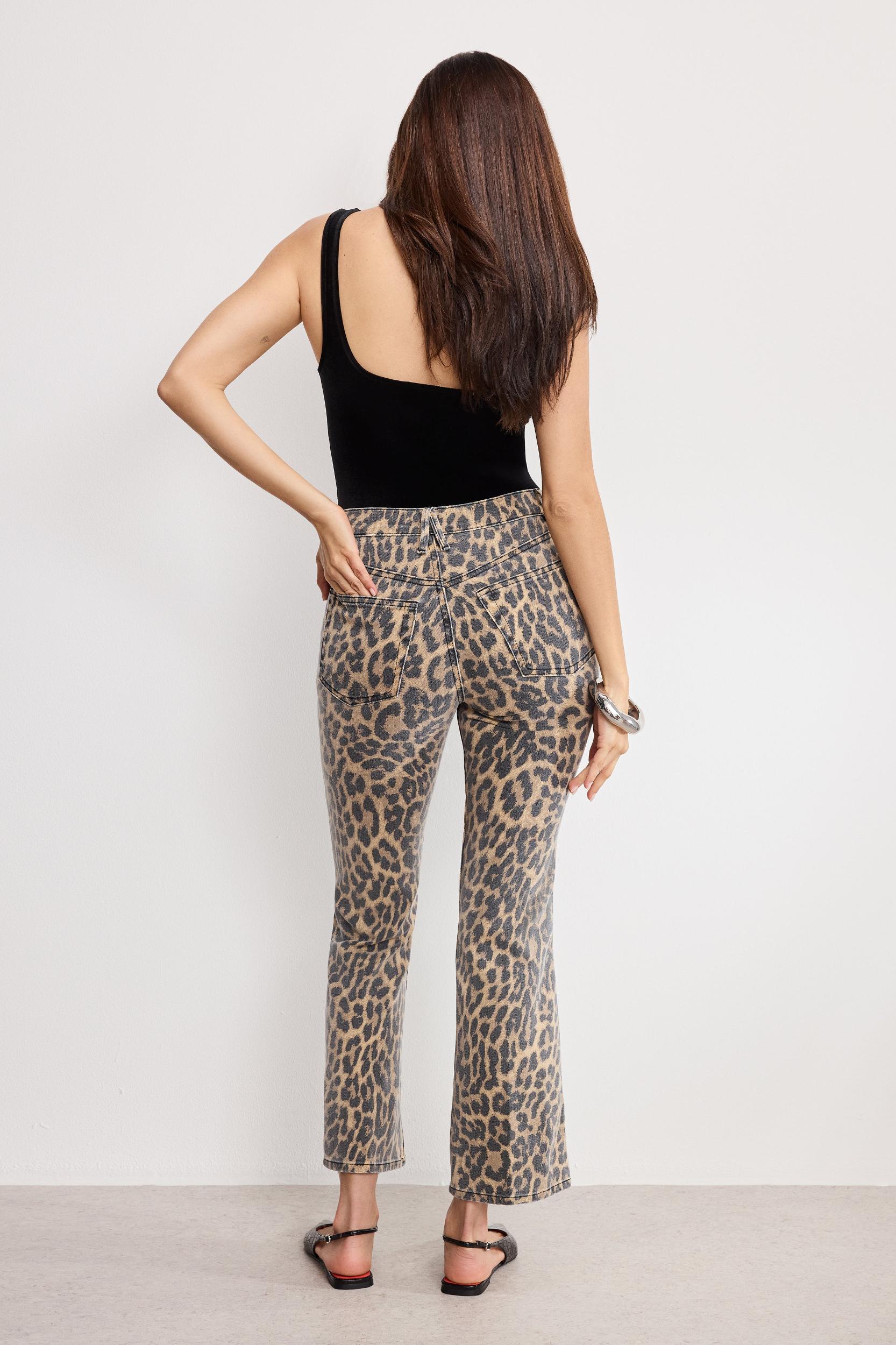 GOOD KICK FLARE LEOPARD JEANS | LUCKY LEOPARD001 Product Image