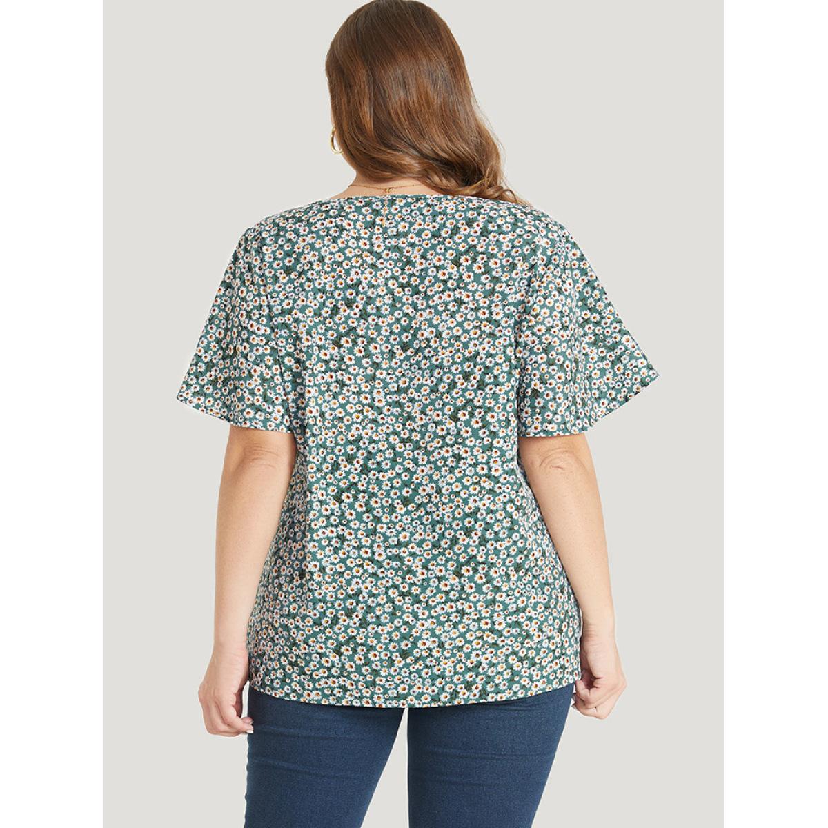 Plus Size Mint Daisy Floral Button Detail Ruffle Sleeve Blouse Women Elegant Short sleeve V-neck Dailywear Blouses BloomChic 26/4X Product Image