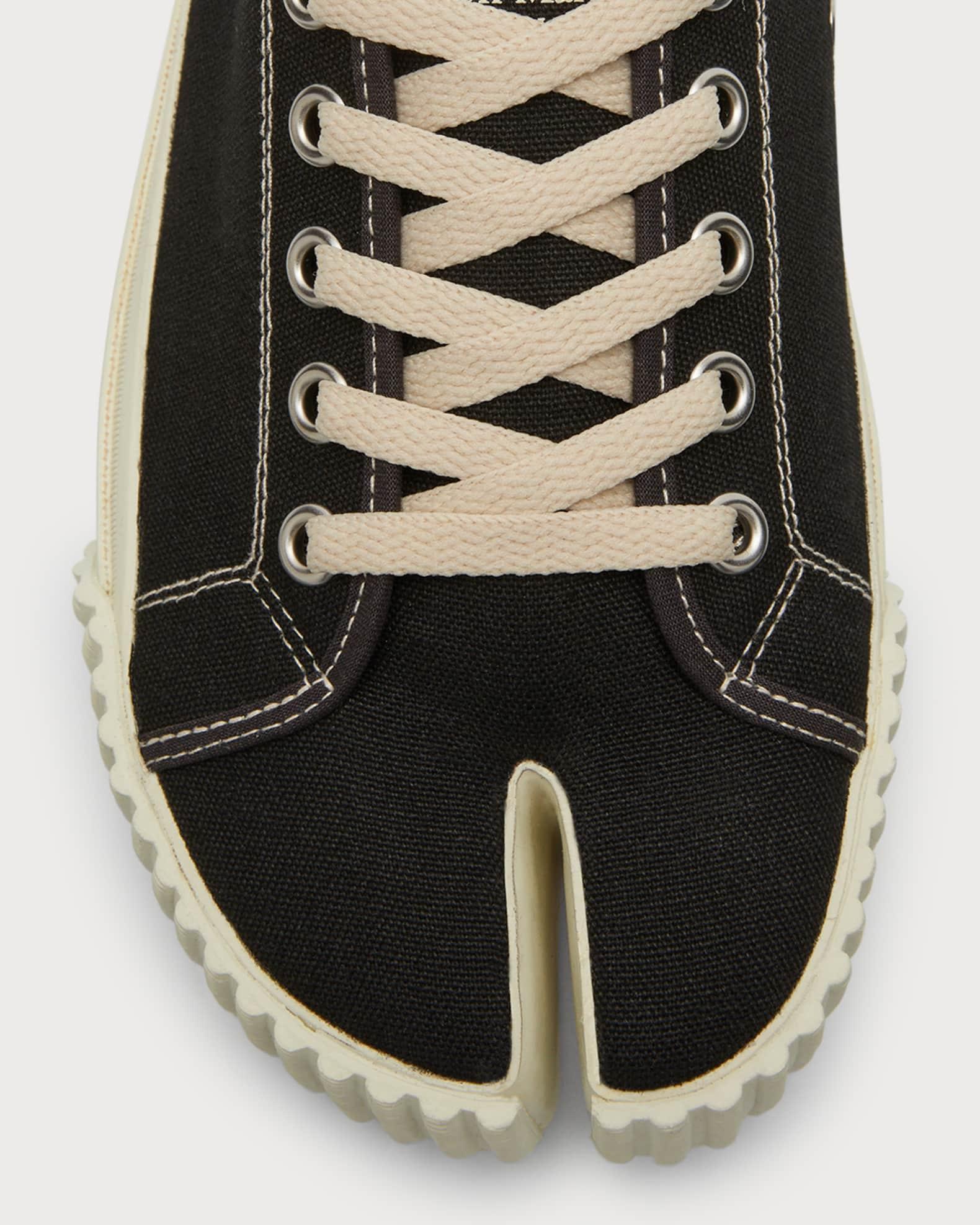 Men's Tabi Split-Toe  Canvas Low-Top Sneakers Product Image