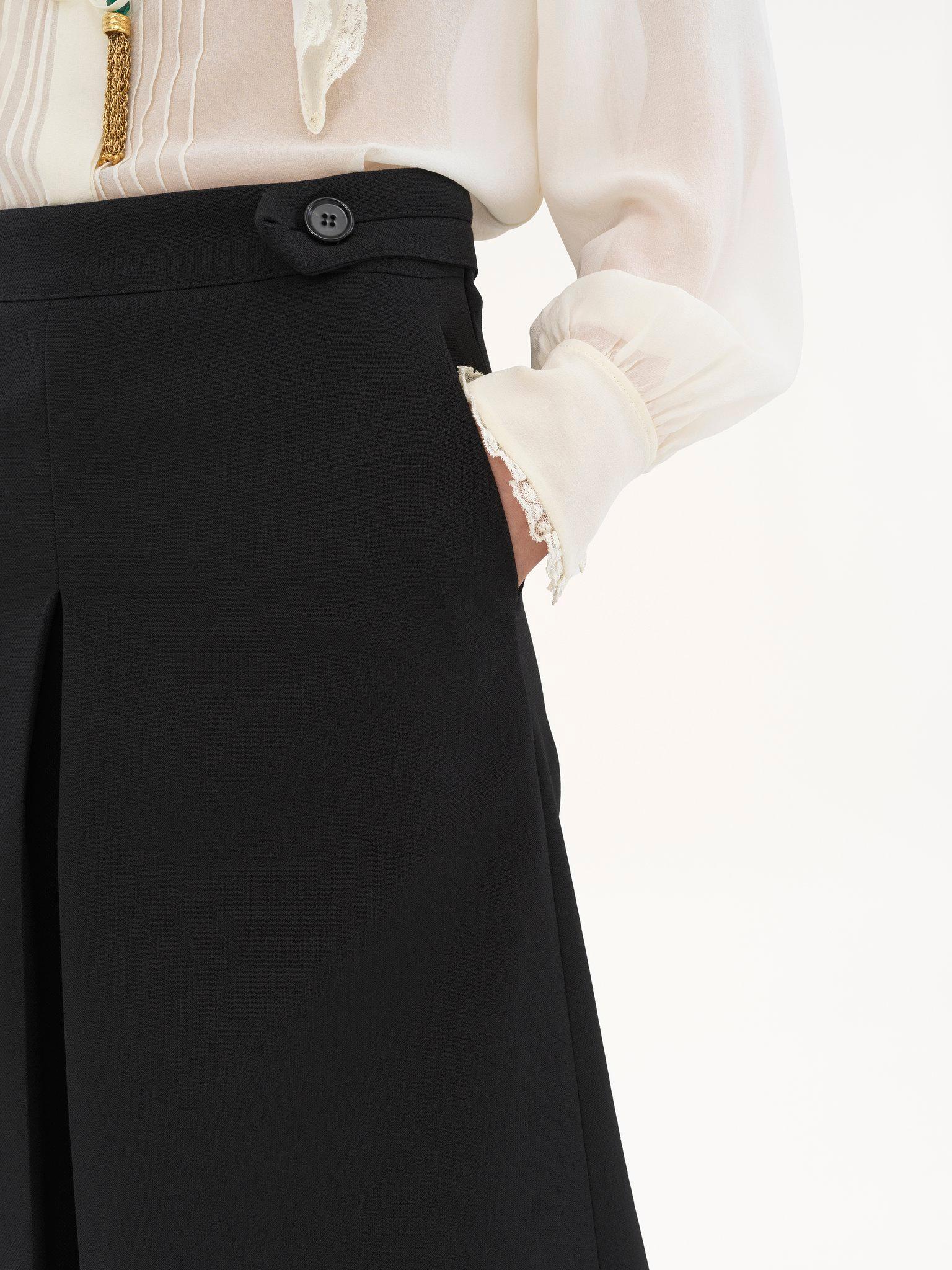 Tailored culottes in wool crêpe Product Image