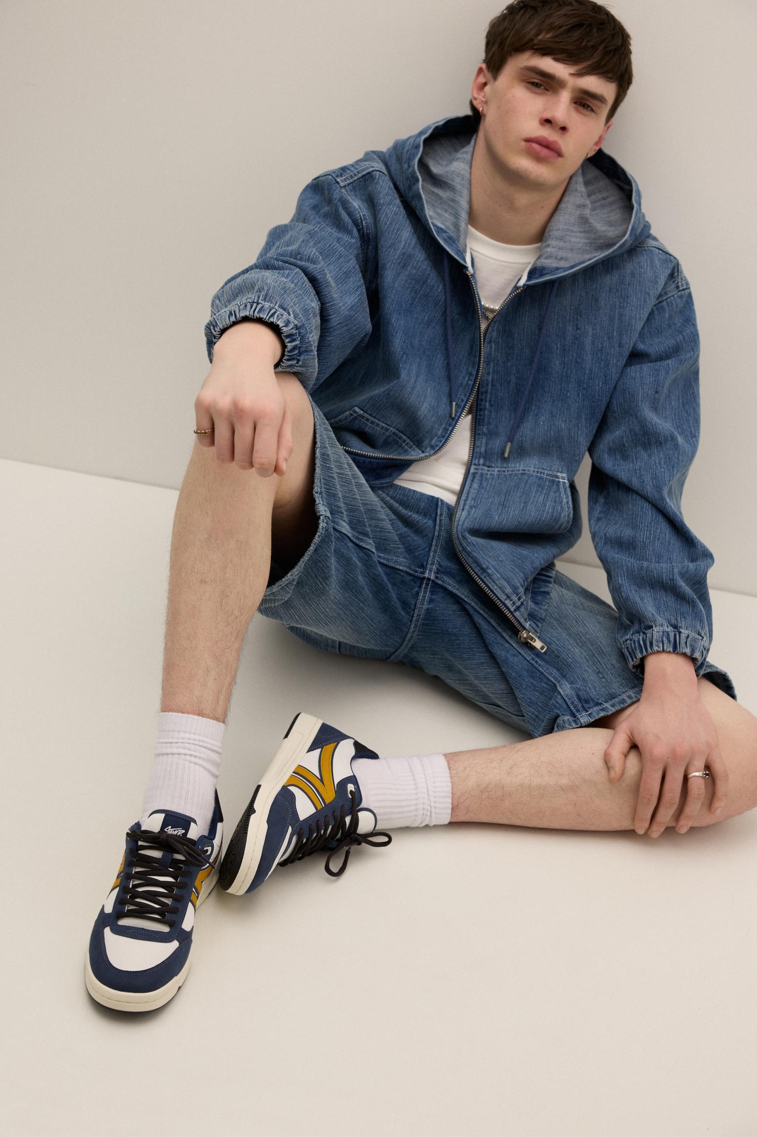 Retro multi-piece sneakers Product Image