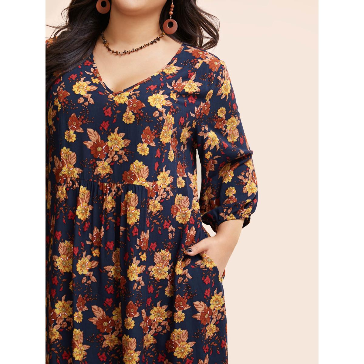 Plus Size Supersoft Essentials Floral Print Pocket V Neck Dress DarkBlue Women Resort Elastic cuffs V-neck Elbow-length sleeve Curvy Midi Dress BloomChic 12/L Product Image