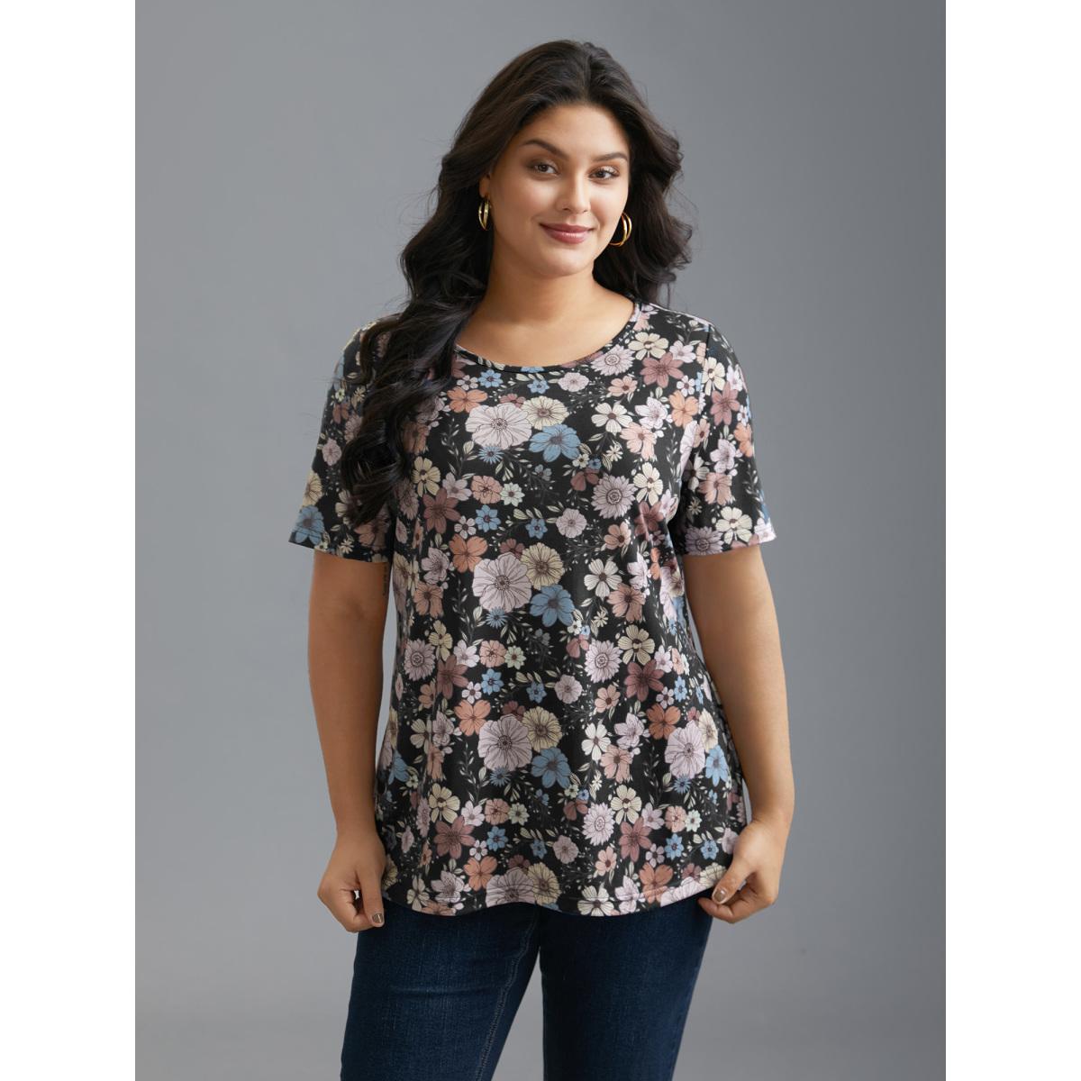 Plus Size Crew Neck Floral Print Stretchy T-Shirt Black Women Casual Contrast Natural Flowers Round Neck Everyday T-shirts BloomChic 30/6X Product Image