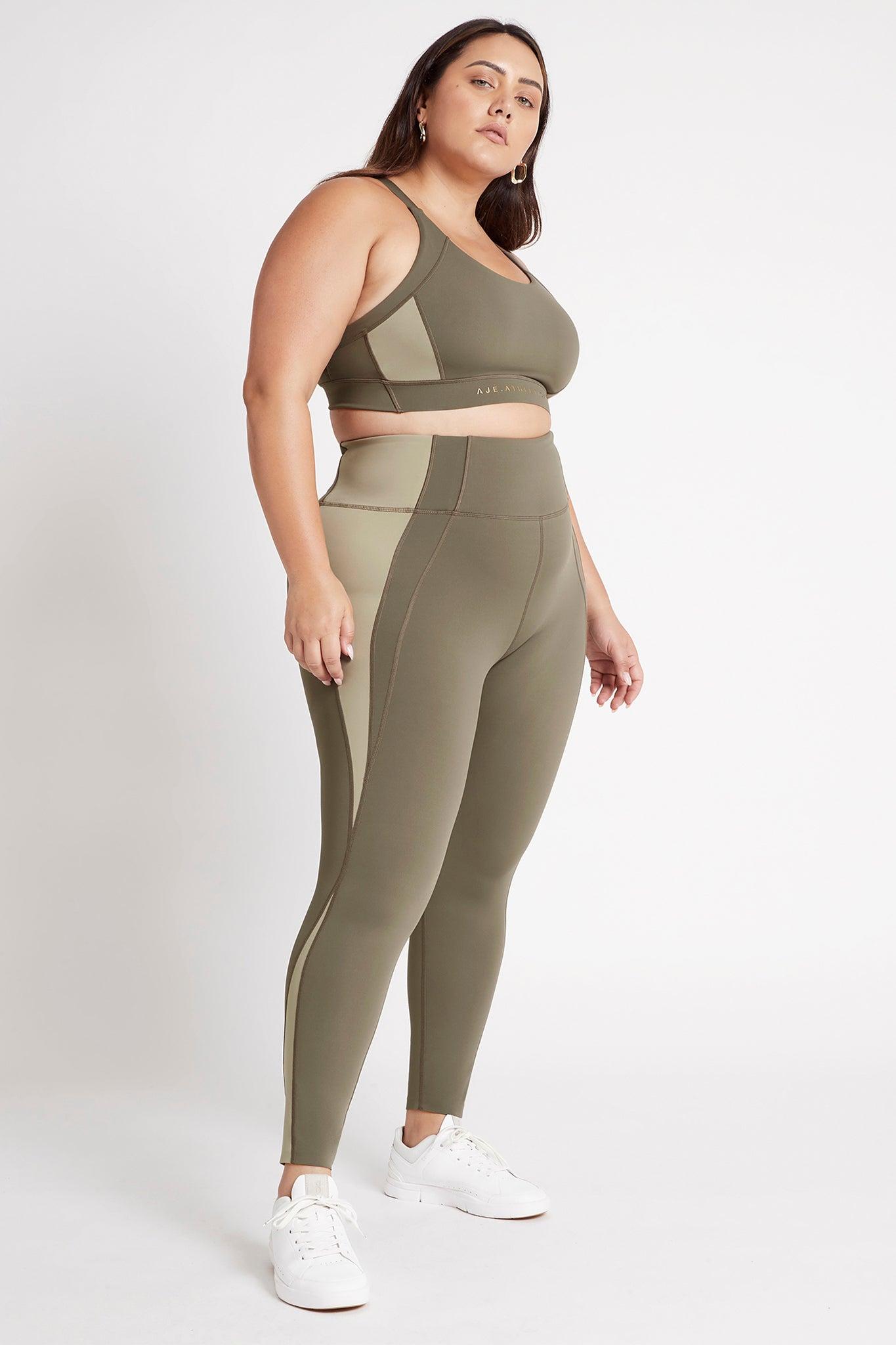 High Rise Signature Logo 7/8 Legging 210 Product Image