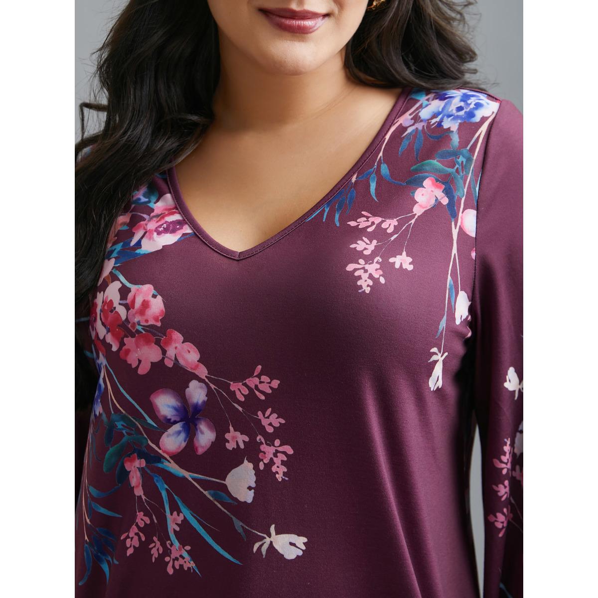 Plus Size V Neck Floral Print Stretchy T-Shirt Mauve Women Elegant Non Natural Flowers V-neck Everyday T-shirts BloomChic 10/M Product Image