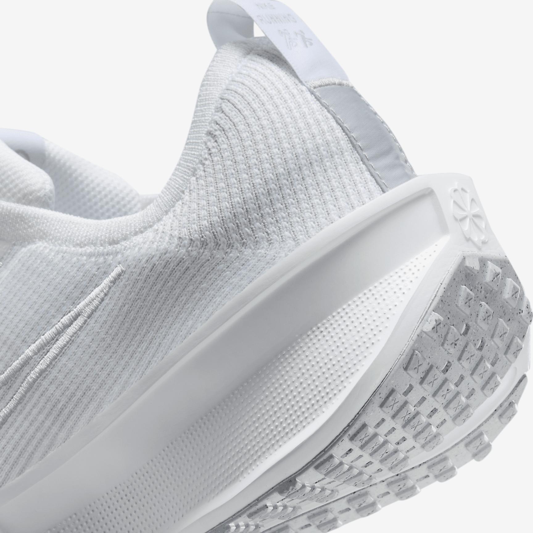 Nike Men's Interact Run Road Running Shoes Product Image