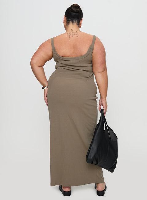 Montwood Maxi Dress Sage Curve Product Image