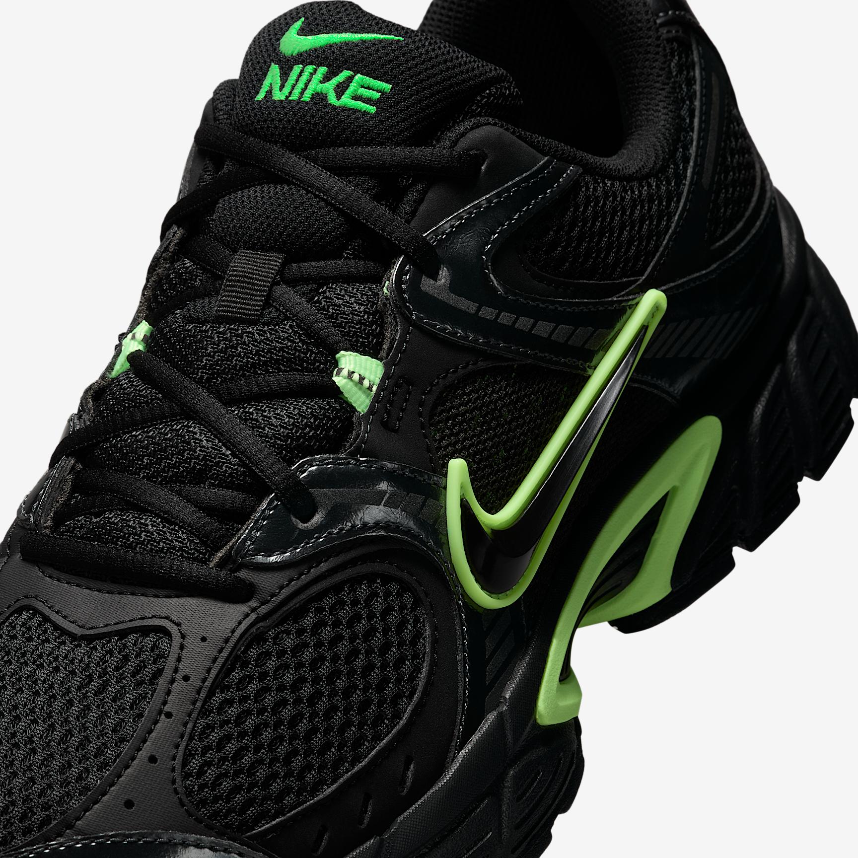 Nike Men's V5 RNR Shoes Product Image