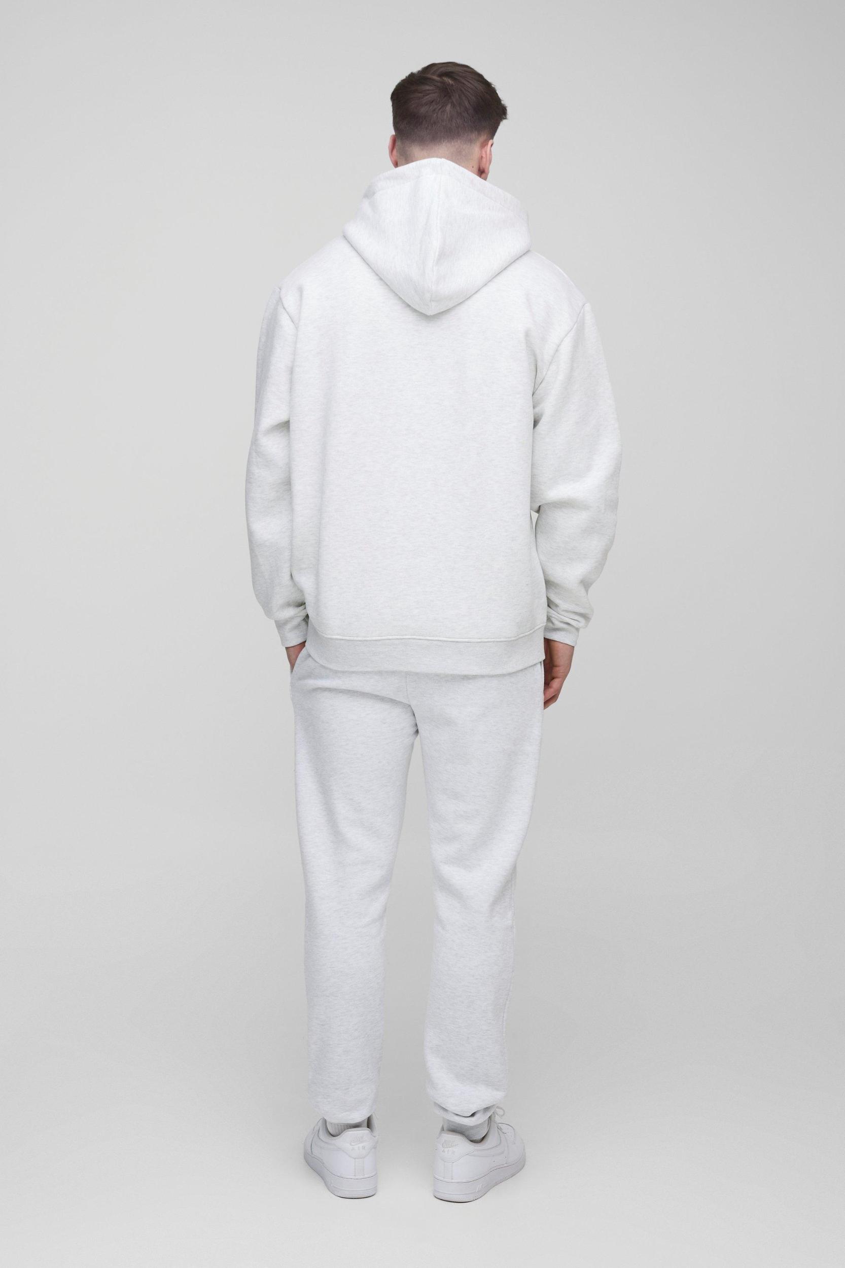 330GSM Tall Skinny Fit Sweatpants In Black | boohooMAN USA Product Image