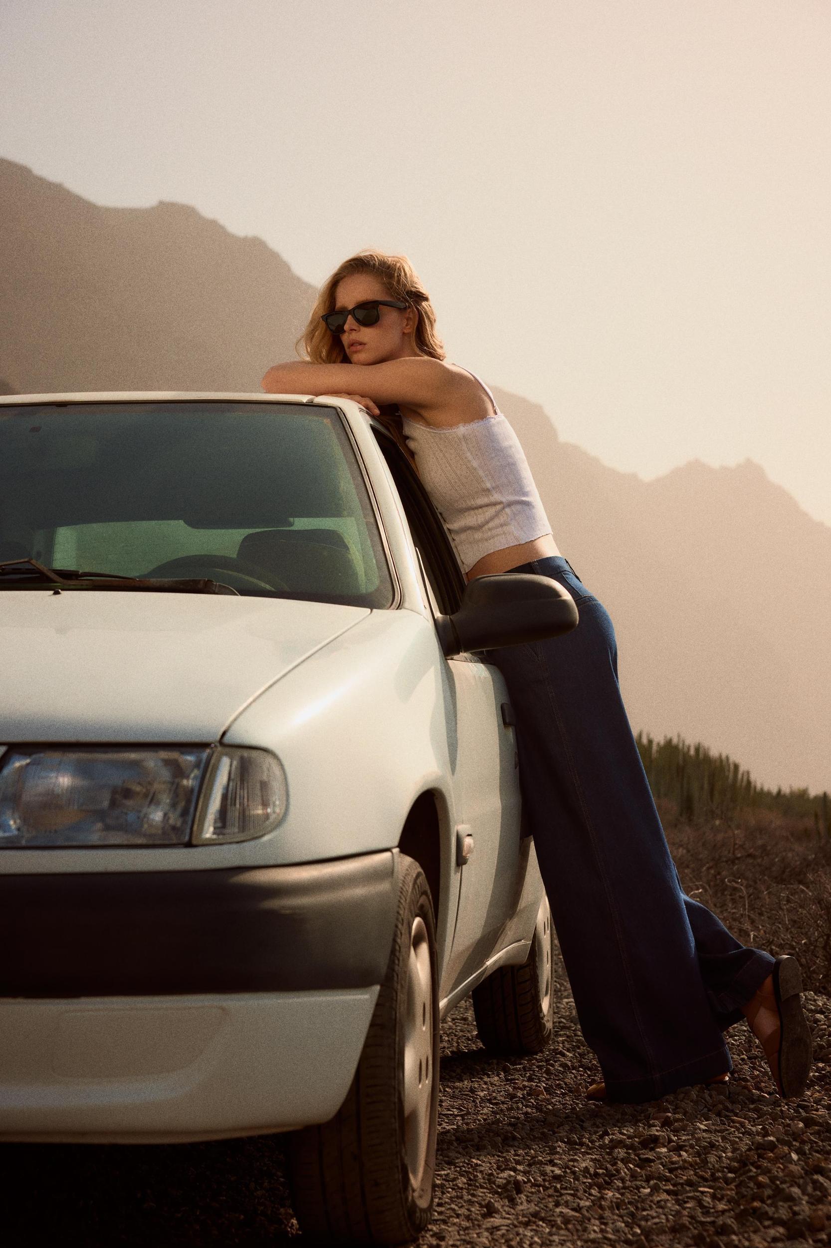 MID WAIST DARTED Z1975 WIDE LEG JEANS Product Image