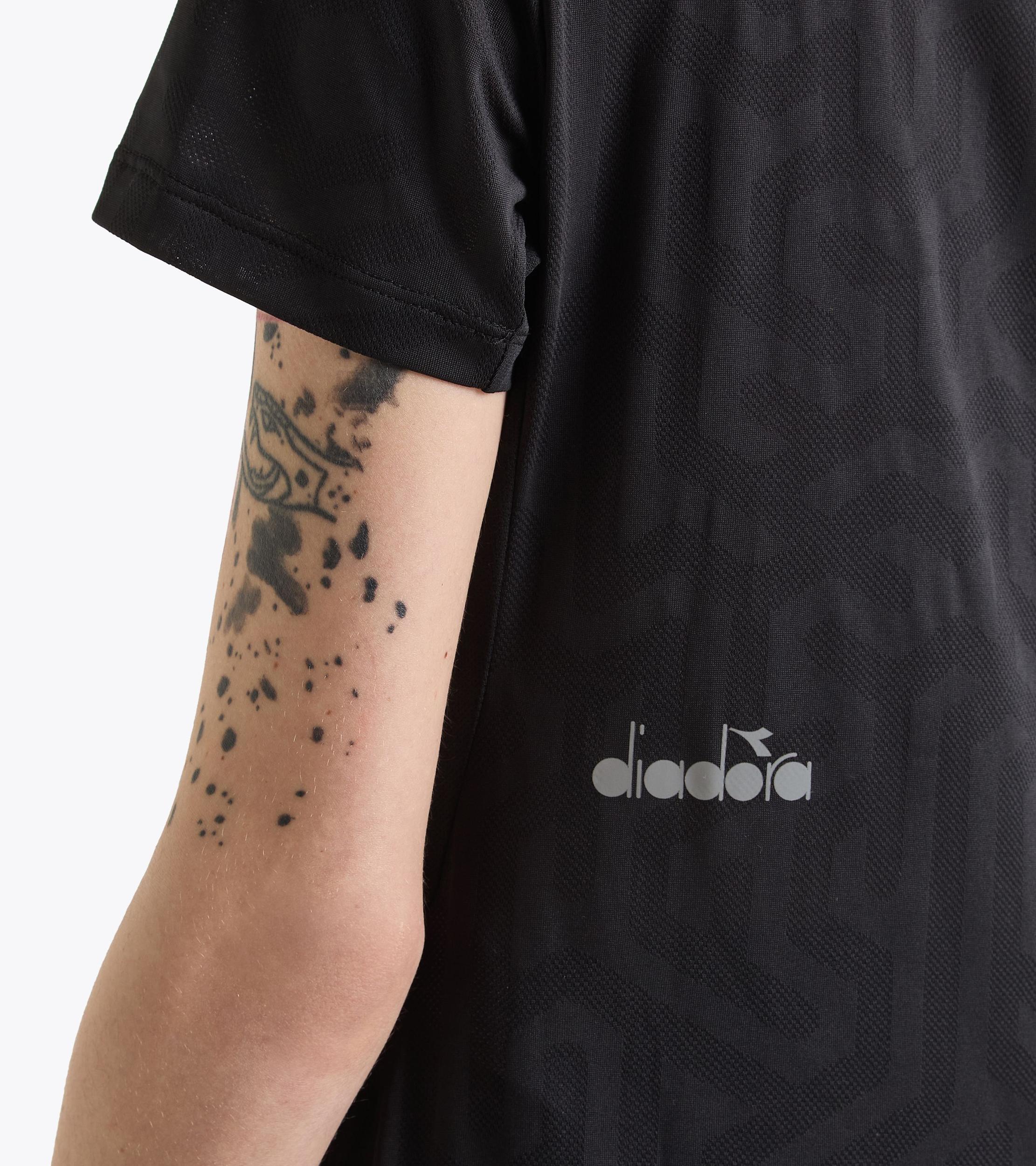 L. SUPER LIGHT SS T-SHIRT Product Image