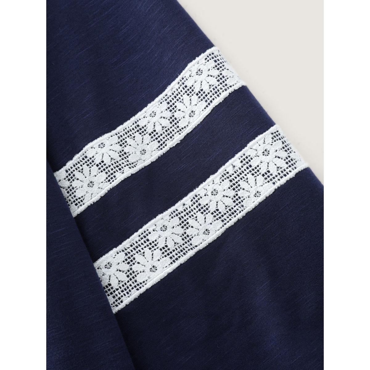 Plus Size Applique Embroidery Stretchy Sweatshirt Women DarkBlue Leisure Contrast Round Neck Casual Sweatshirts BloomChic 12/L Product Image