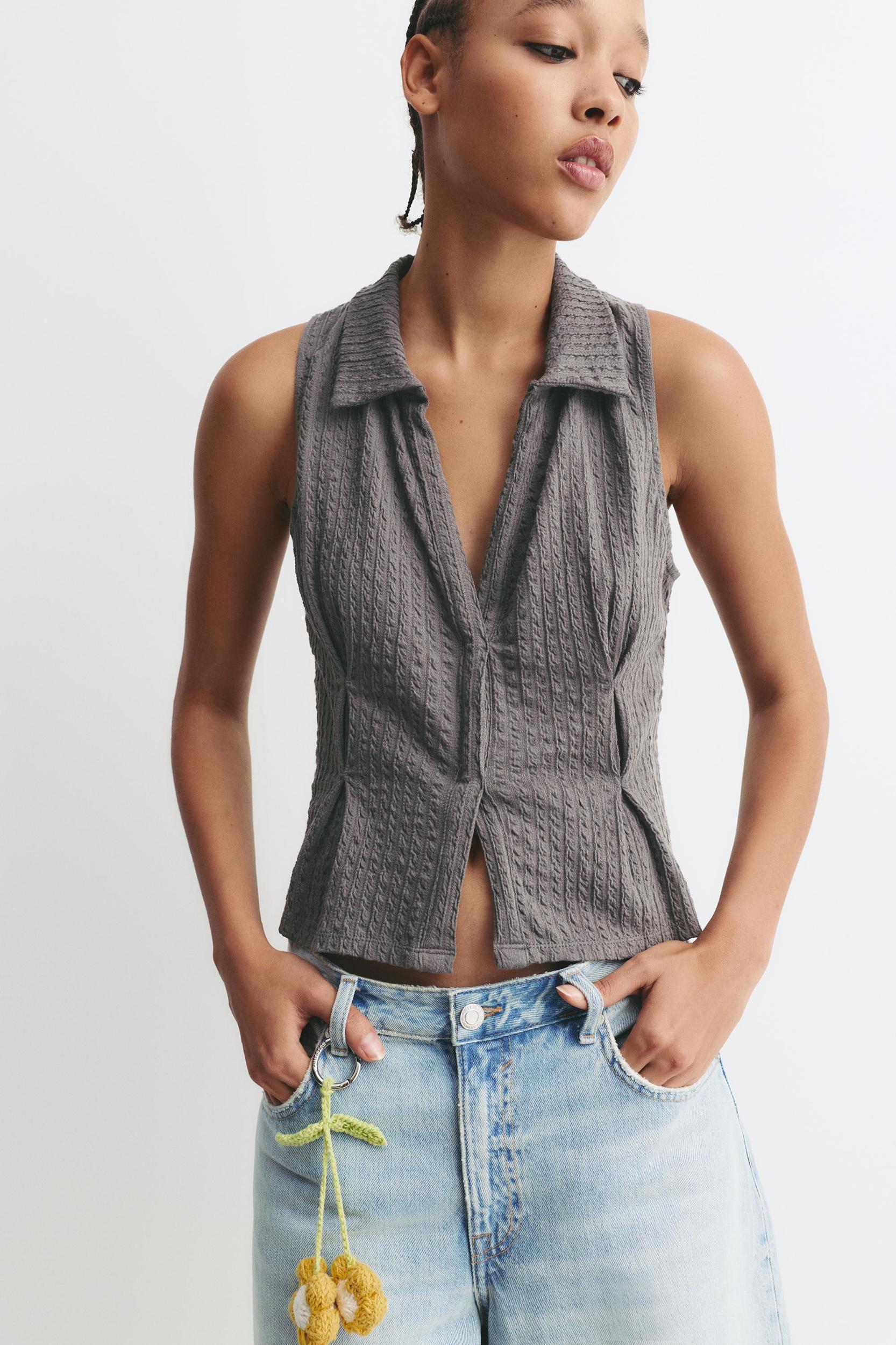 Textured top with darts Product Image