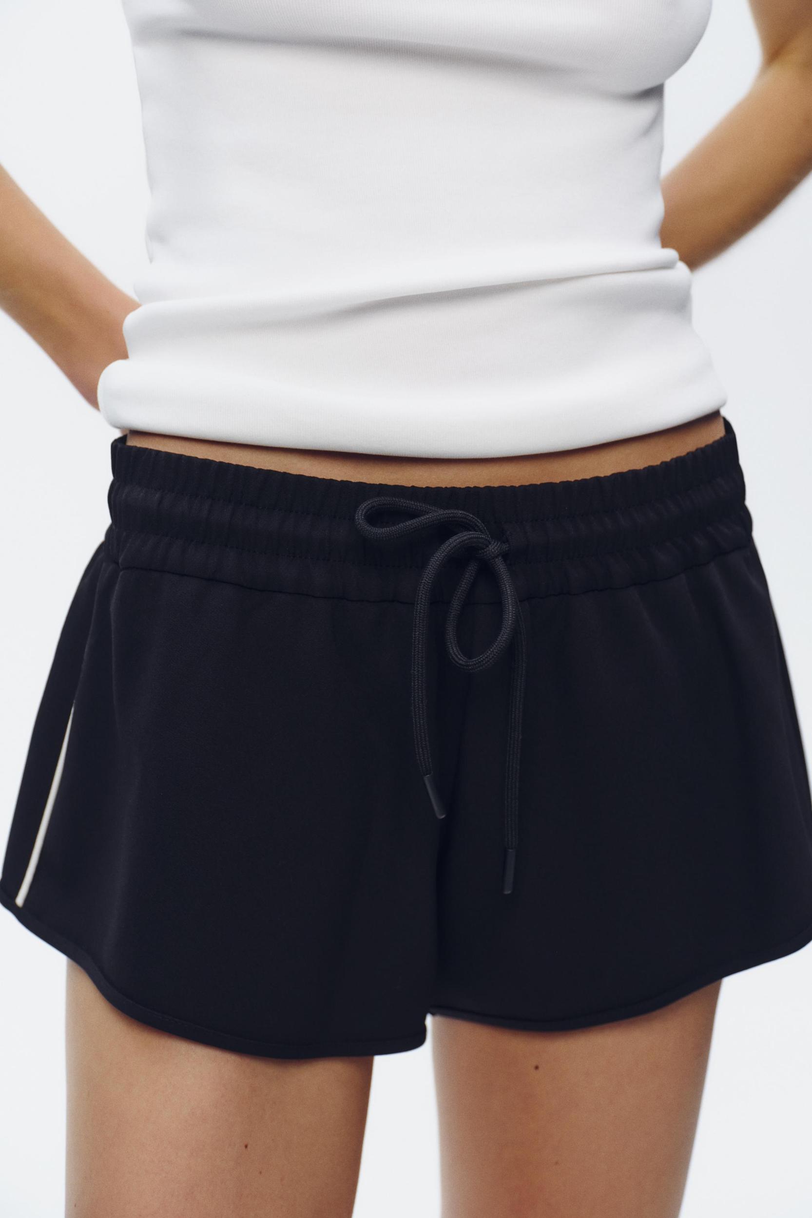 SIDE PIPING SHORTS Product Image