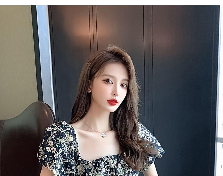 Short Sleeve Square Neck Floral Print Romper Product Image