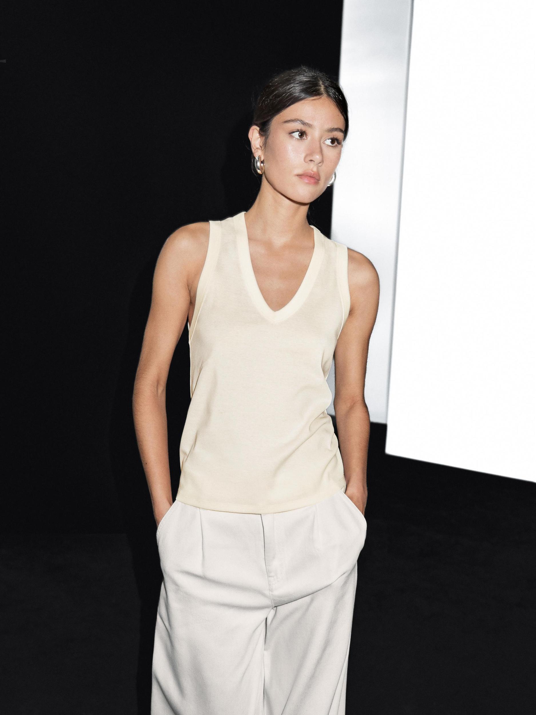 Sleeveless mercerised cotton T-shirt Product Image