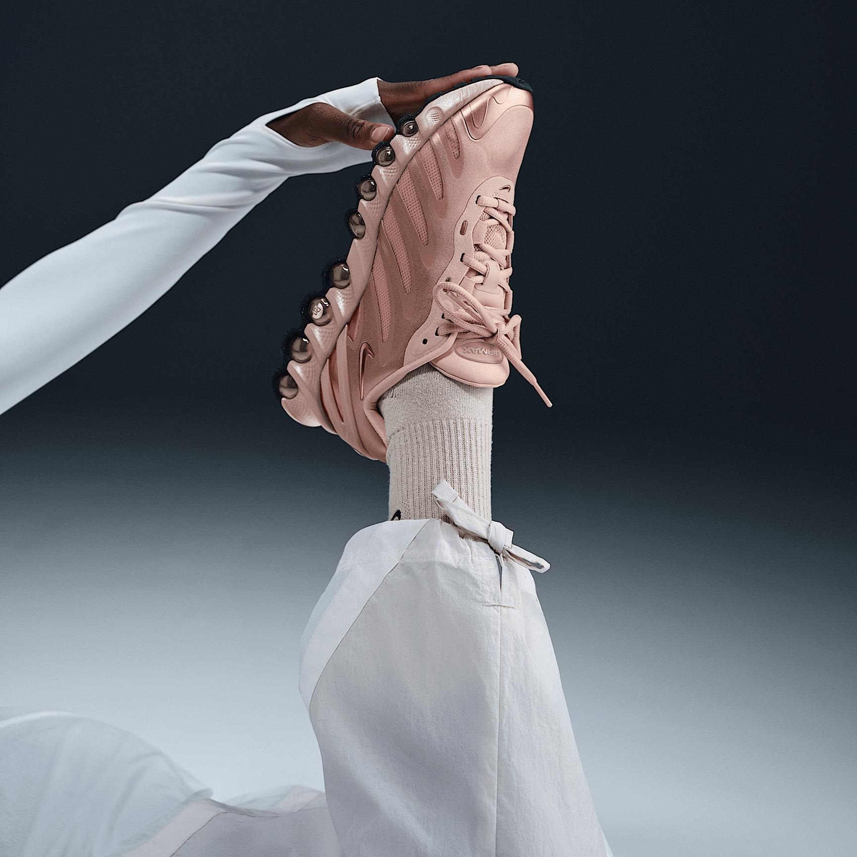 Nike Womens Air Max Dn Shoes | HF5509-900 Product Image