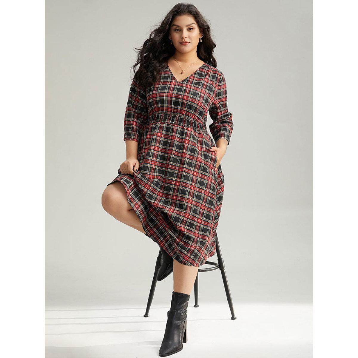 Plus Size Plaid Elastic Waist Shirred Pocket Dress Black Women Elegant Printed V-neck Elbow-length sleeve Curvy Midi Dress BloomChic 12/L Product Image