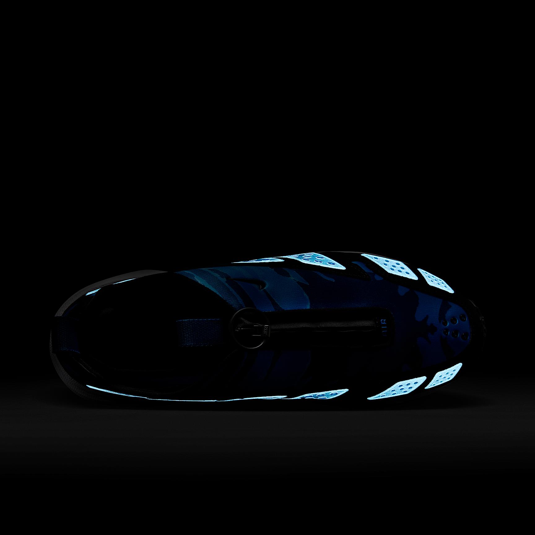 Nike Womens Air Max SNDR Camo Shoes | IB6863-400 Product Image