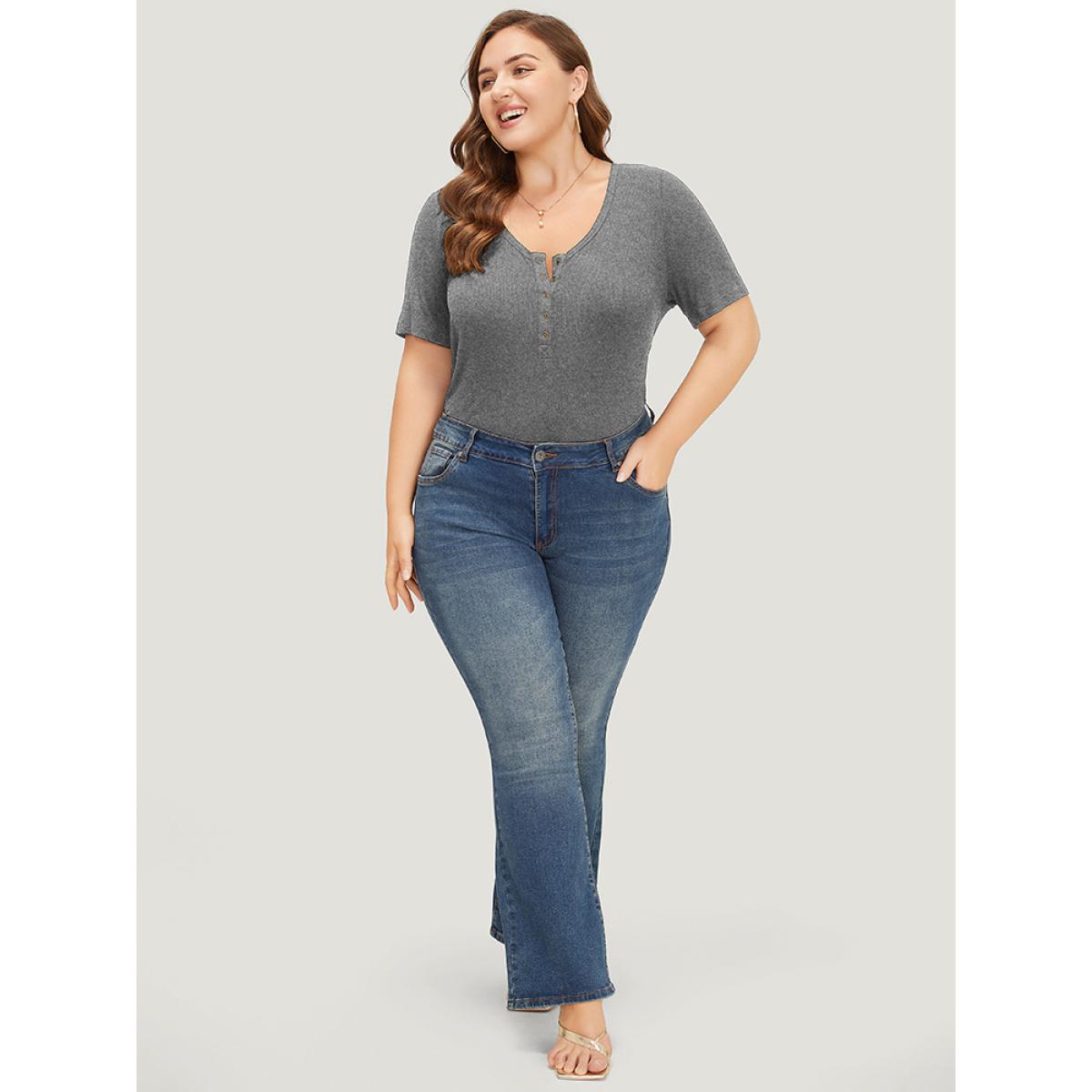 Plus Size Plain Scoop Neck Button Through Rib Knit T-shirt Gray Women Casual Button Plain Scoop Neck Skinny Dailywear T-shirts BloomChic 14-16/1X Product Image