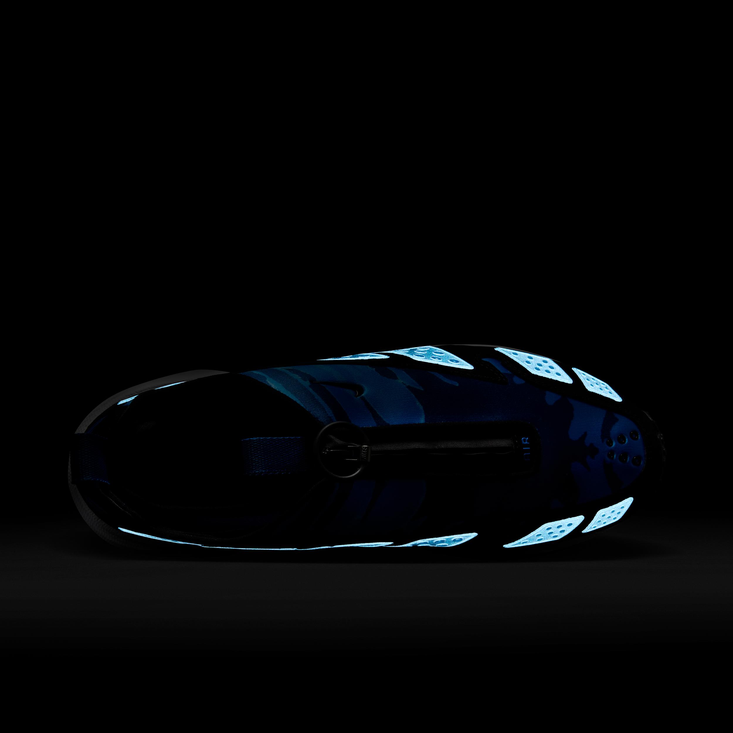 Nike Womens Air Max SNDR Camo Shoes | IB6863-400 Product Image