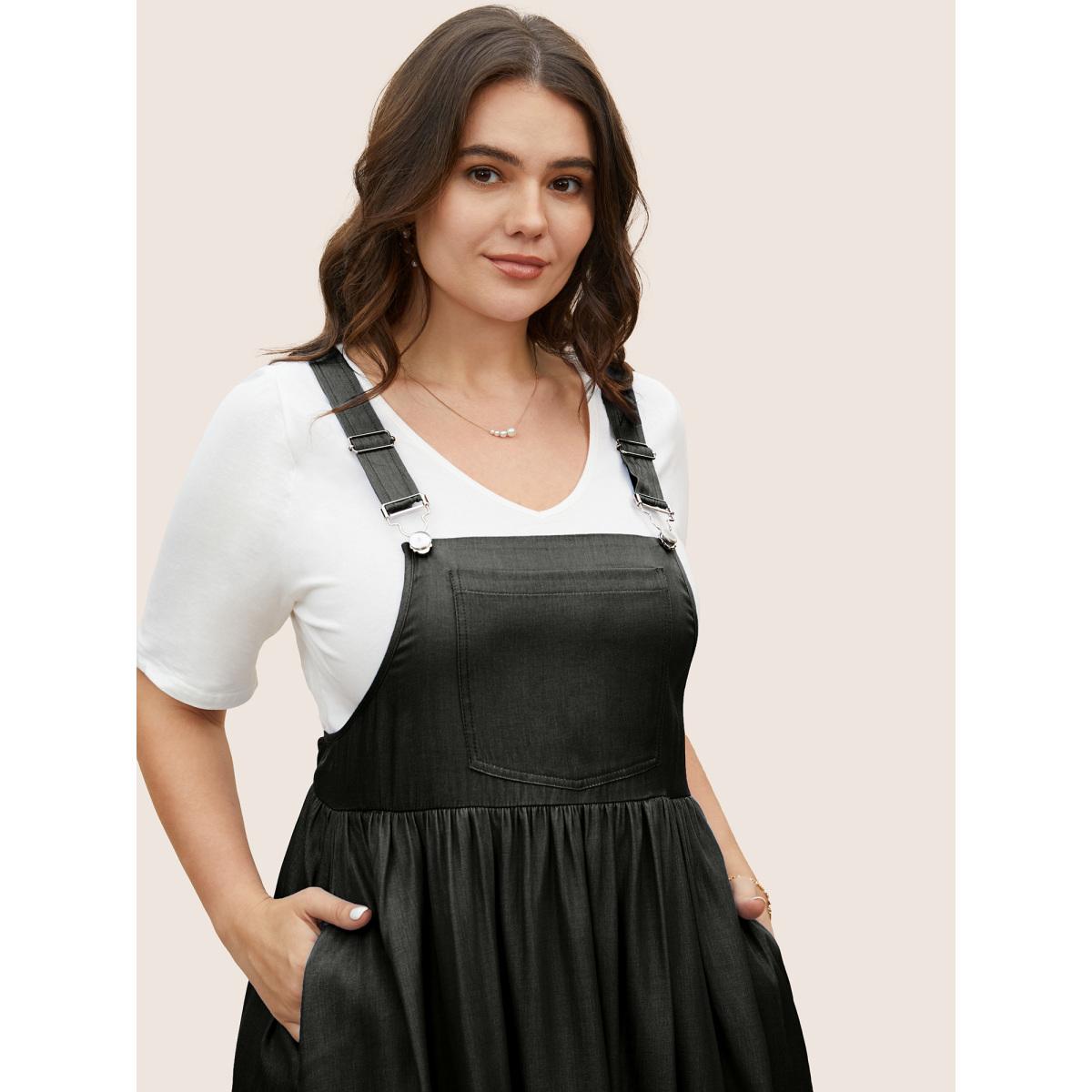 Plus Size Denim Effect Prin Gathered Patched Pocket Dress Black Women Casual Non Sleeveless Curvy BloomChic 28/5X Product Image