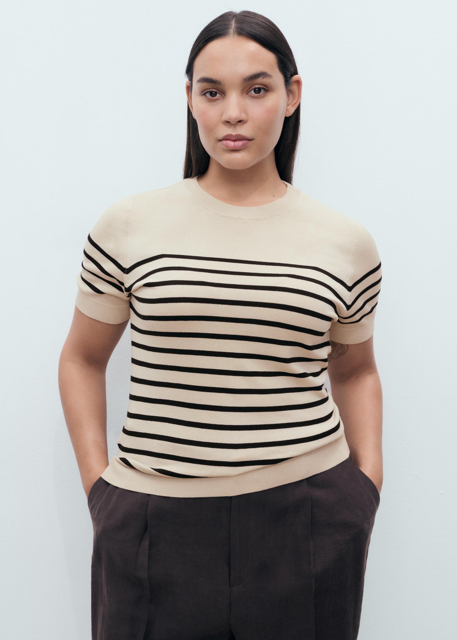Short-sleeved fine-knit sweater - Women | MANGO USA Product Image