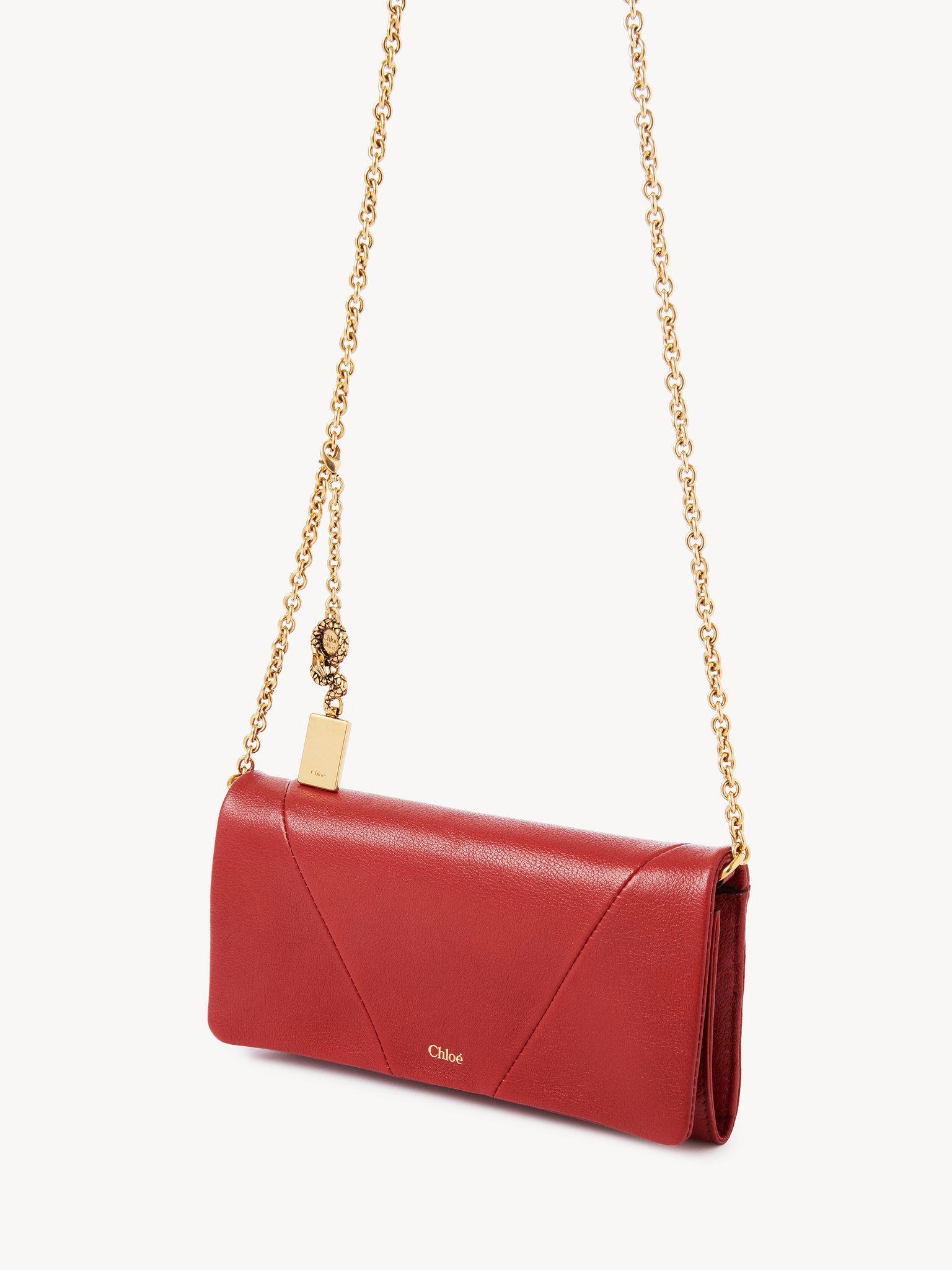 Chloé Spin flap wallet on chain in grained leather Product Image