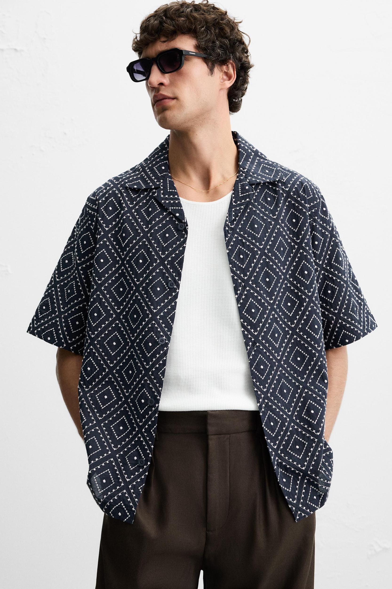 SHIRT WITH CONTRASTING EMBROIDERY Product Image