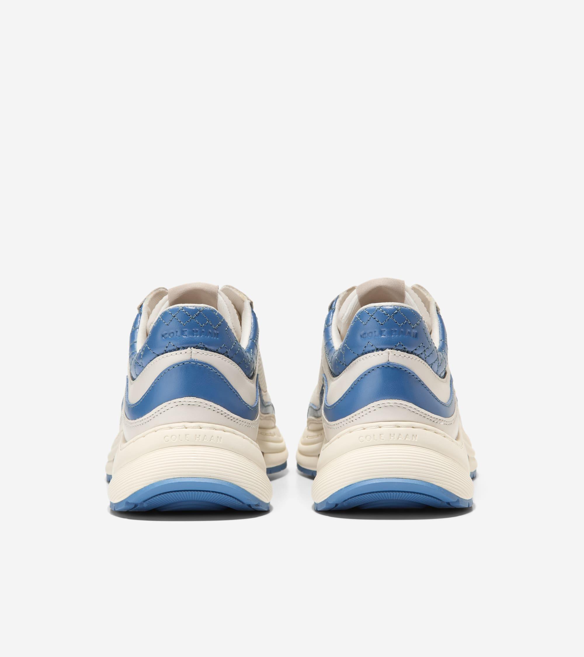 Women's Signature Packable Hooded Rain Jacket Product Image