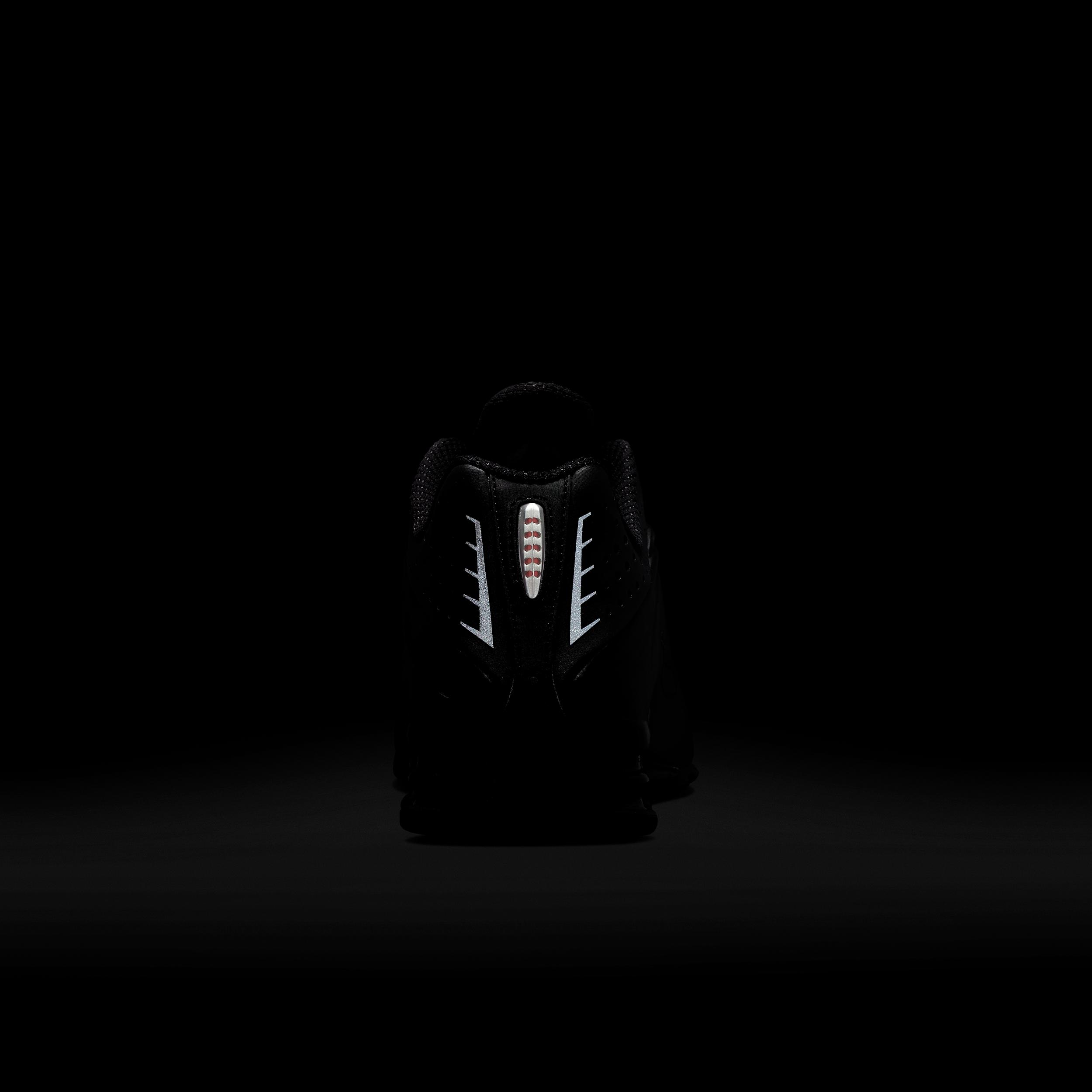 Nike Womens Shox R4 Shoes | AR3565-004 Product Image