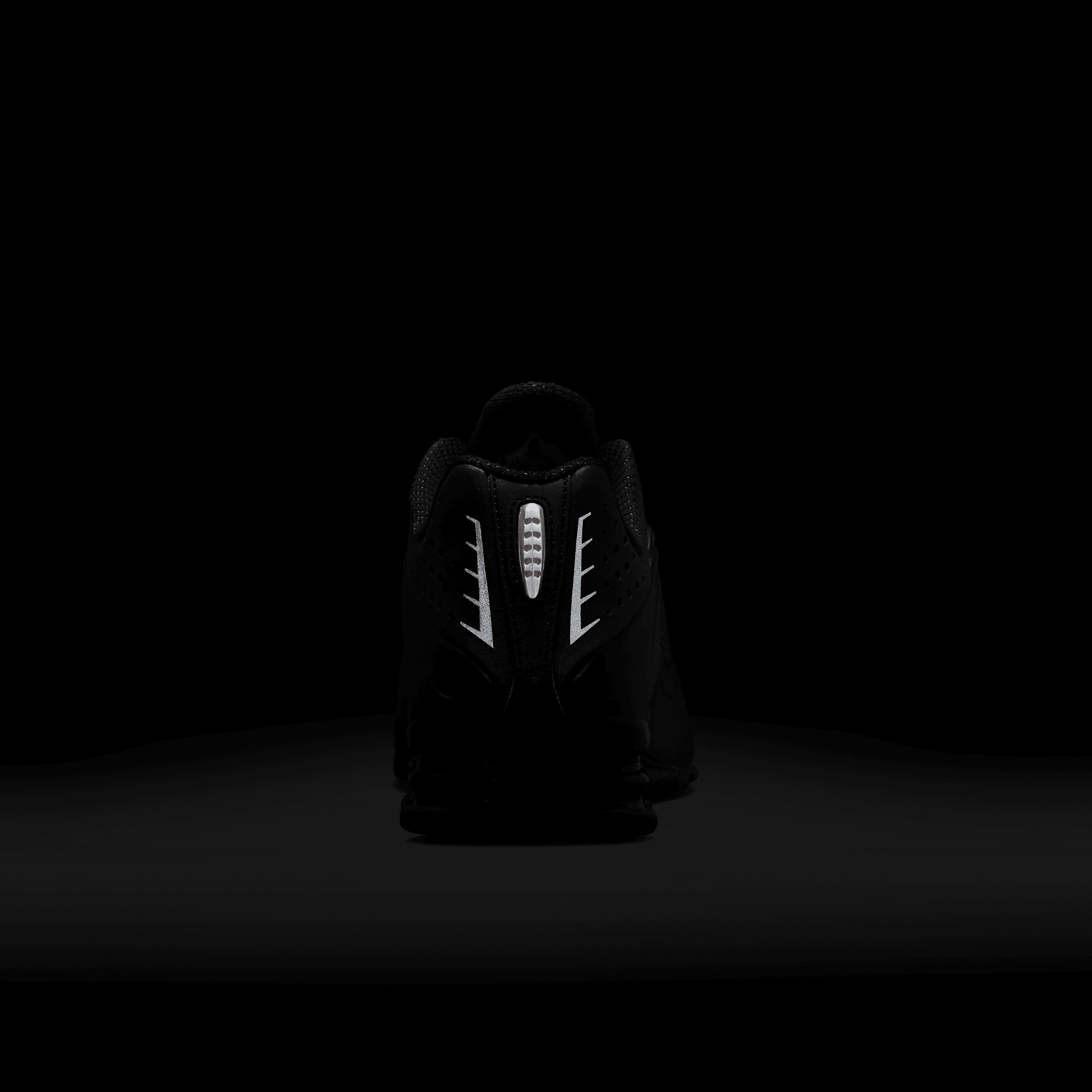 Nike Womens Shox R4 Shoes | AR3565-004 Product Image