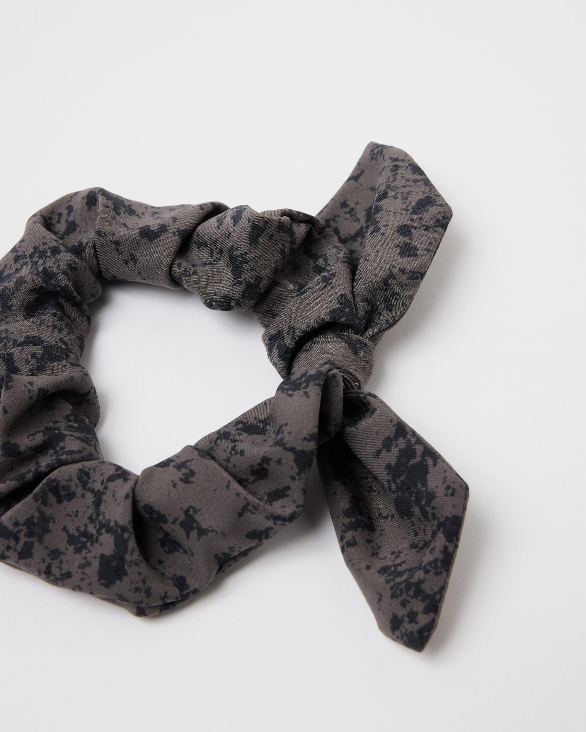 Tie Scrunchy Product Image