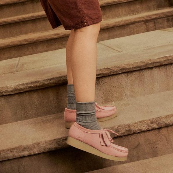 Womens Clarks Wallabee EVO LO Casual Shoe - Dusty Rose Product Image