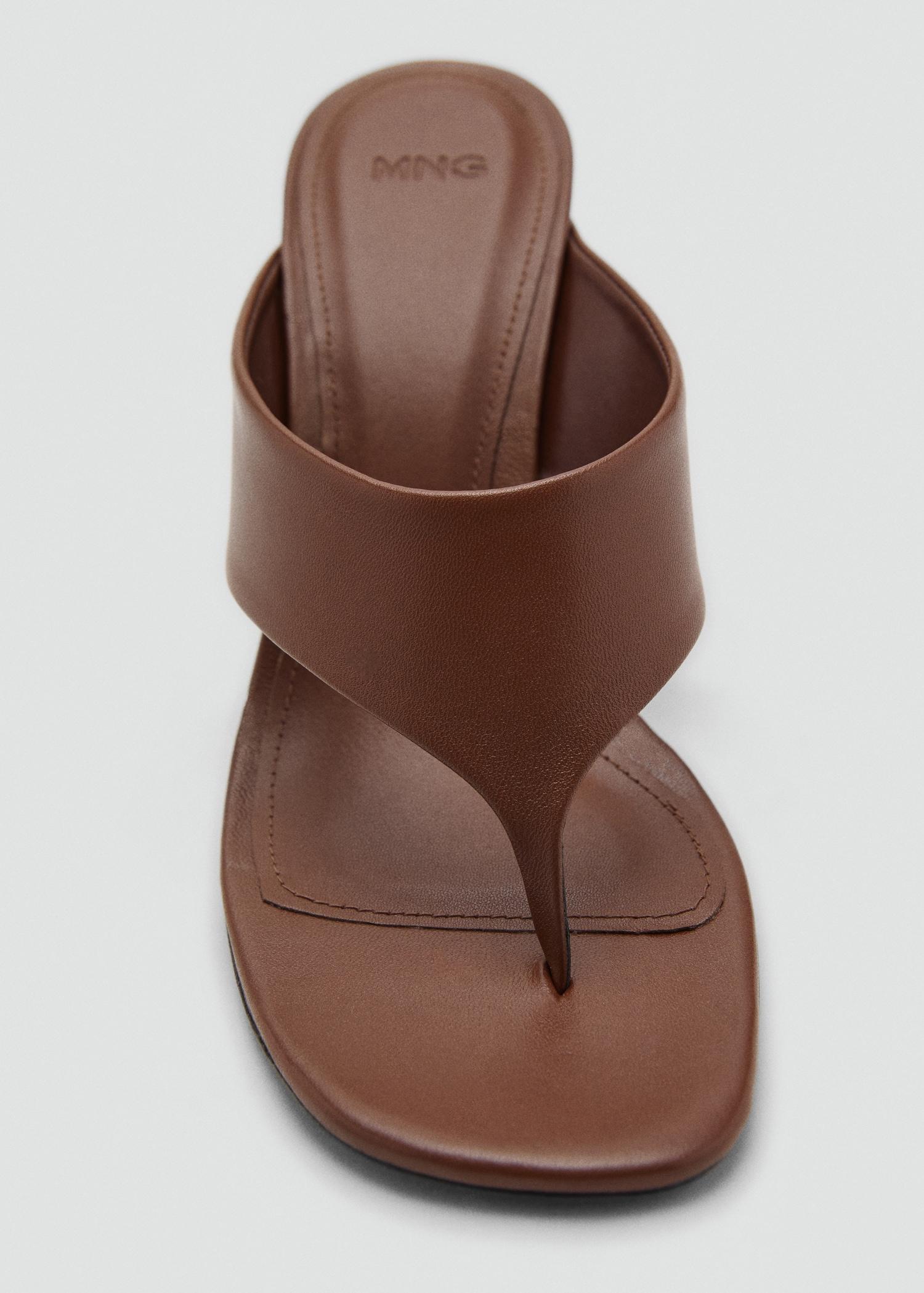 Contrast wedge leather sandal - Women | MANGO USA Product Image