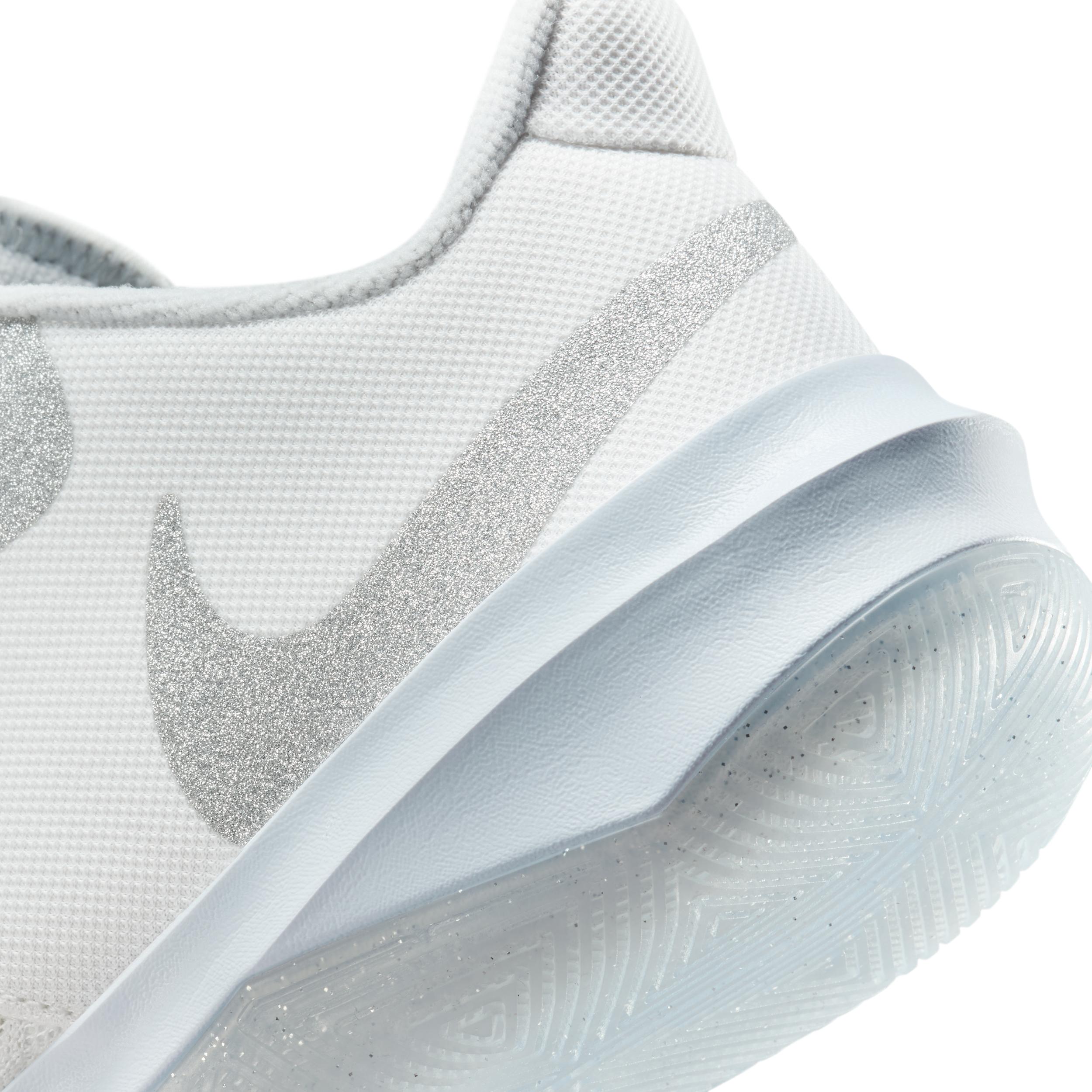 Nike Men's Zoom Hyperspeed Court SE Volleyball Shoes Product Image