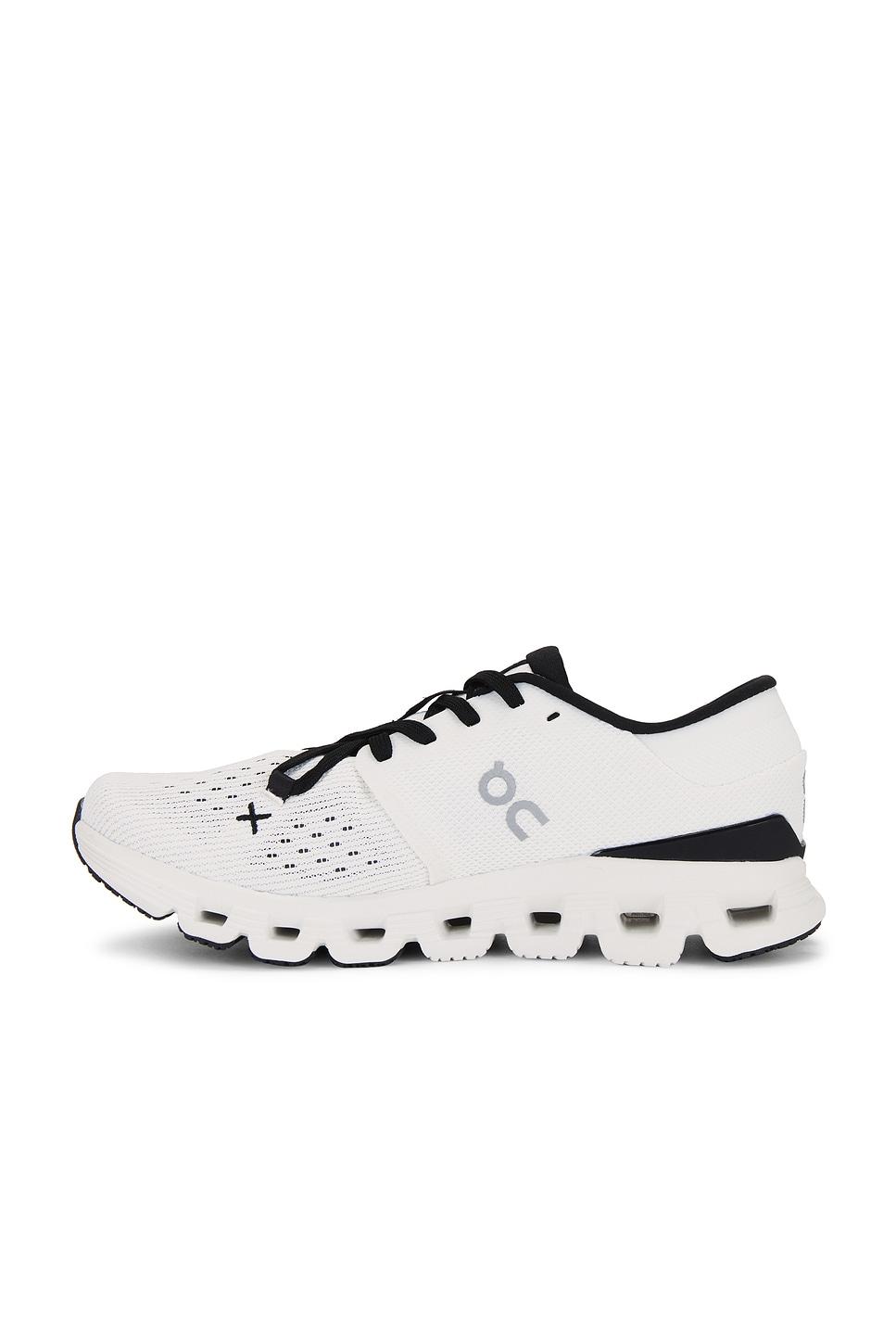 Cloud X 4 Sneaker On Product Image