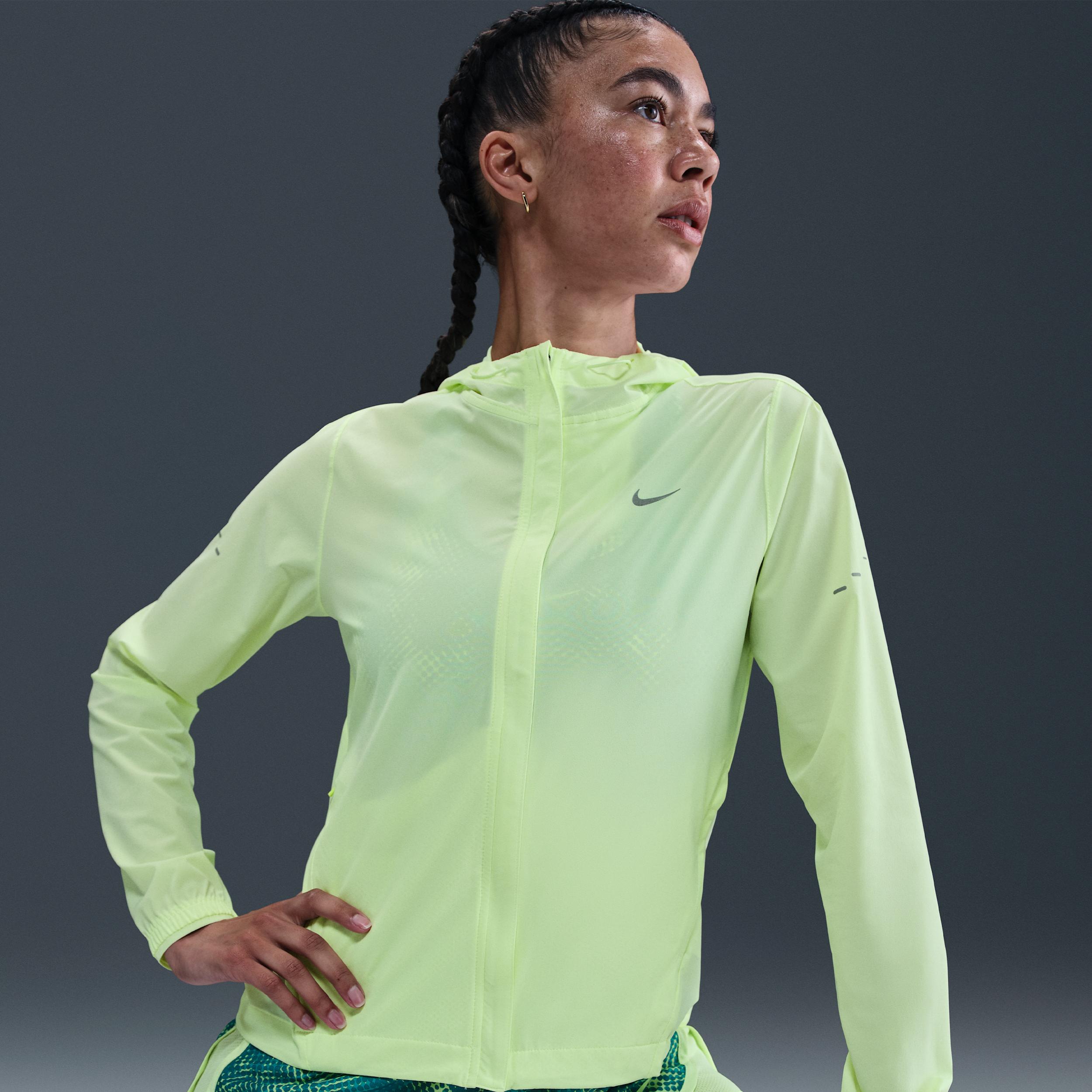 Nike Womens Swift Repel Packable Running Jacket | HQ0650-010 Product Image