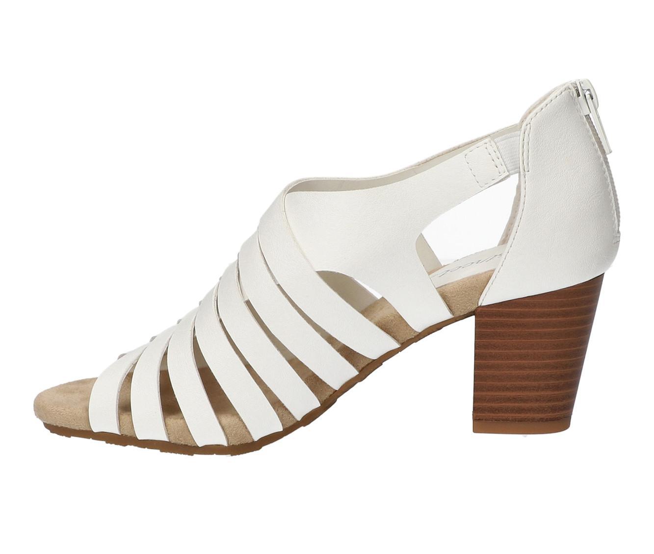 Women's Easy Street Vanni Pumps Product Image