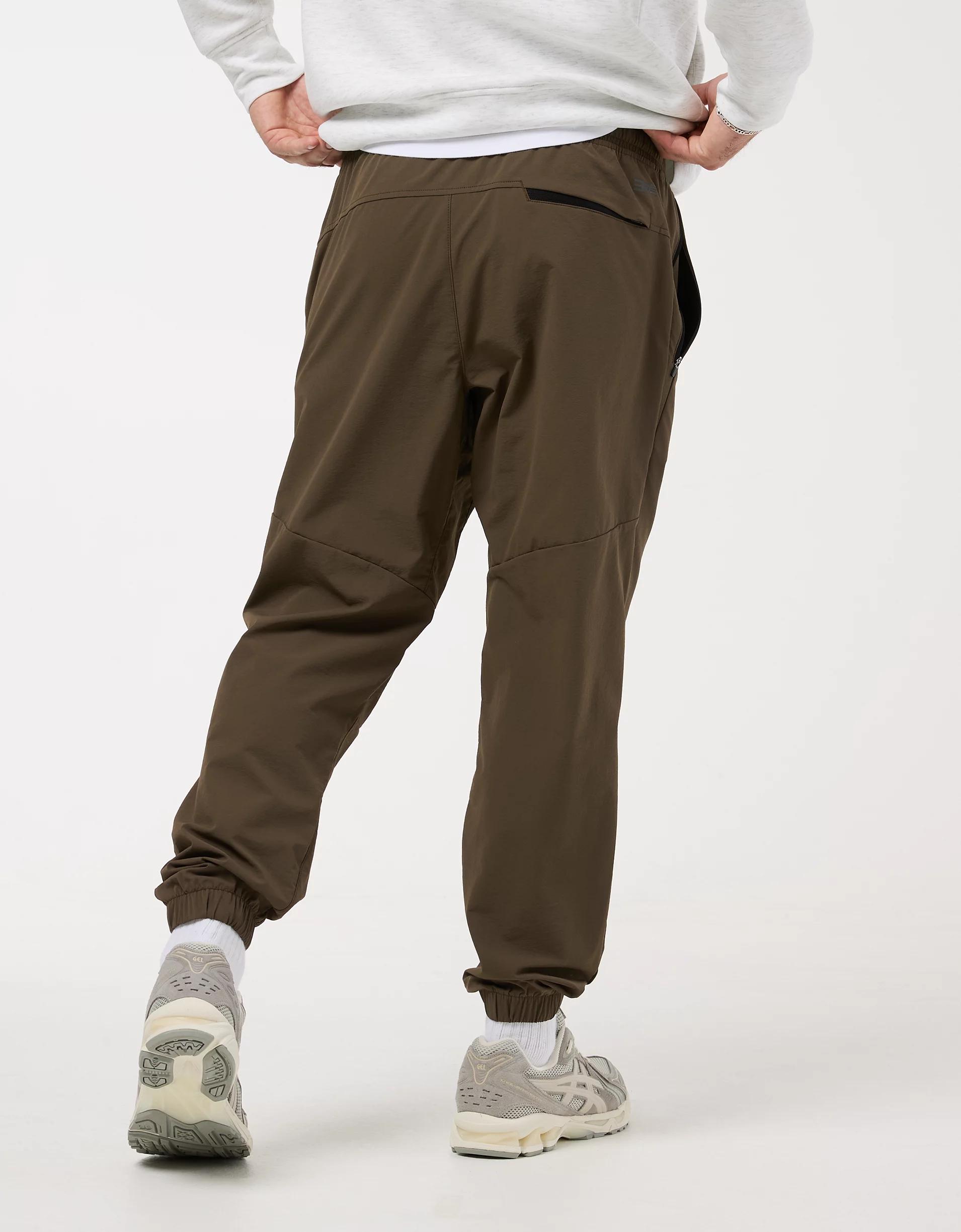 AE 24/7 Tech Jogger Product Image