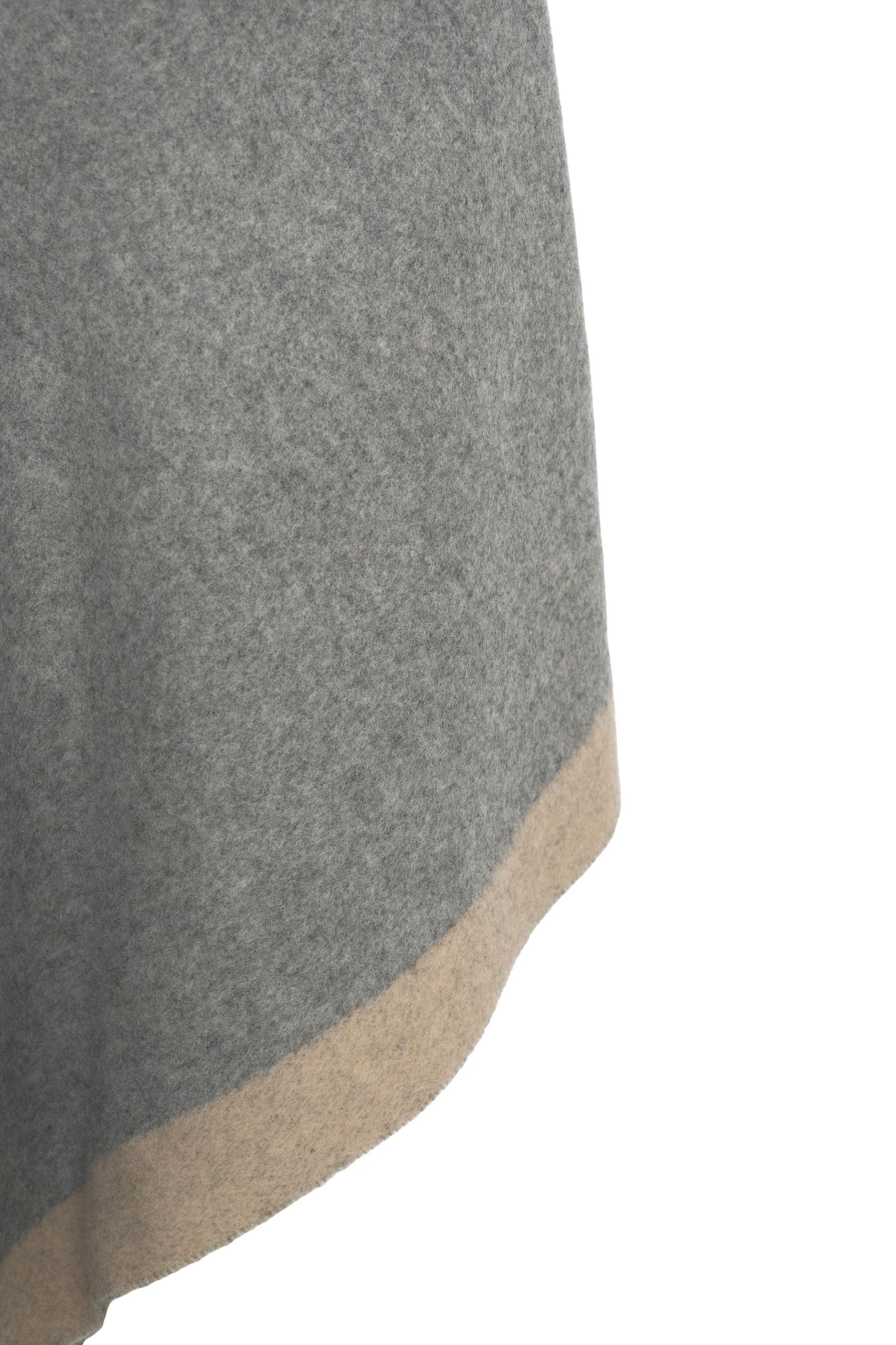 Mantle fringe details Product Image