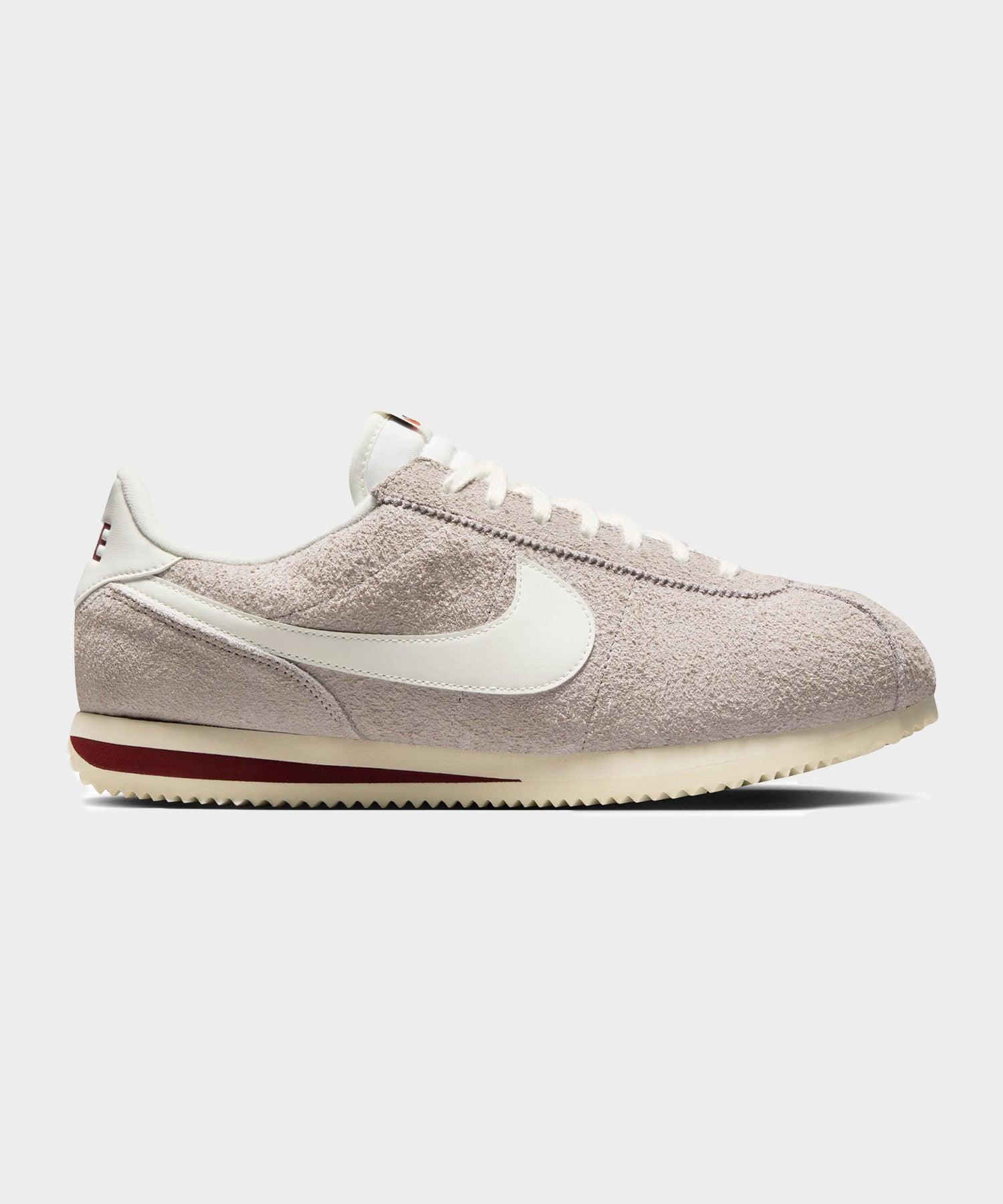 Nike Cortez SE Sneaker Product Image