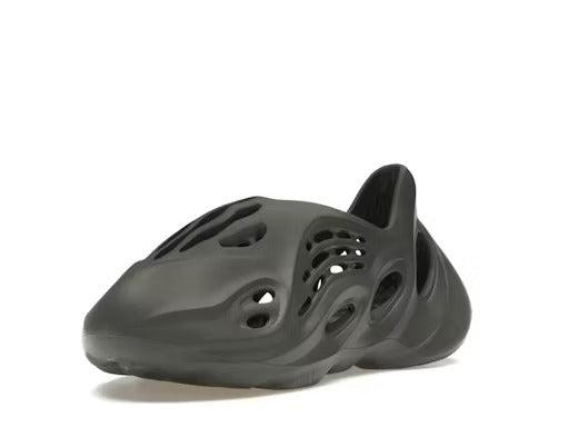 Adidas Yeezy Foam Runner RNNR "Carbon" Product Image