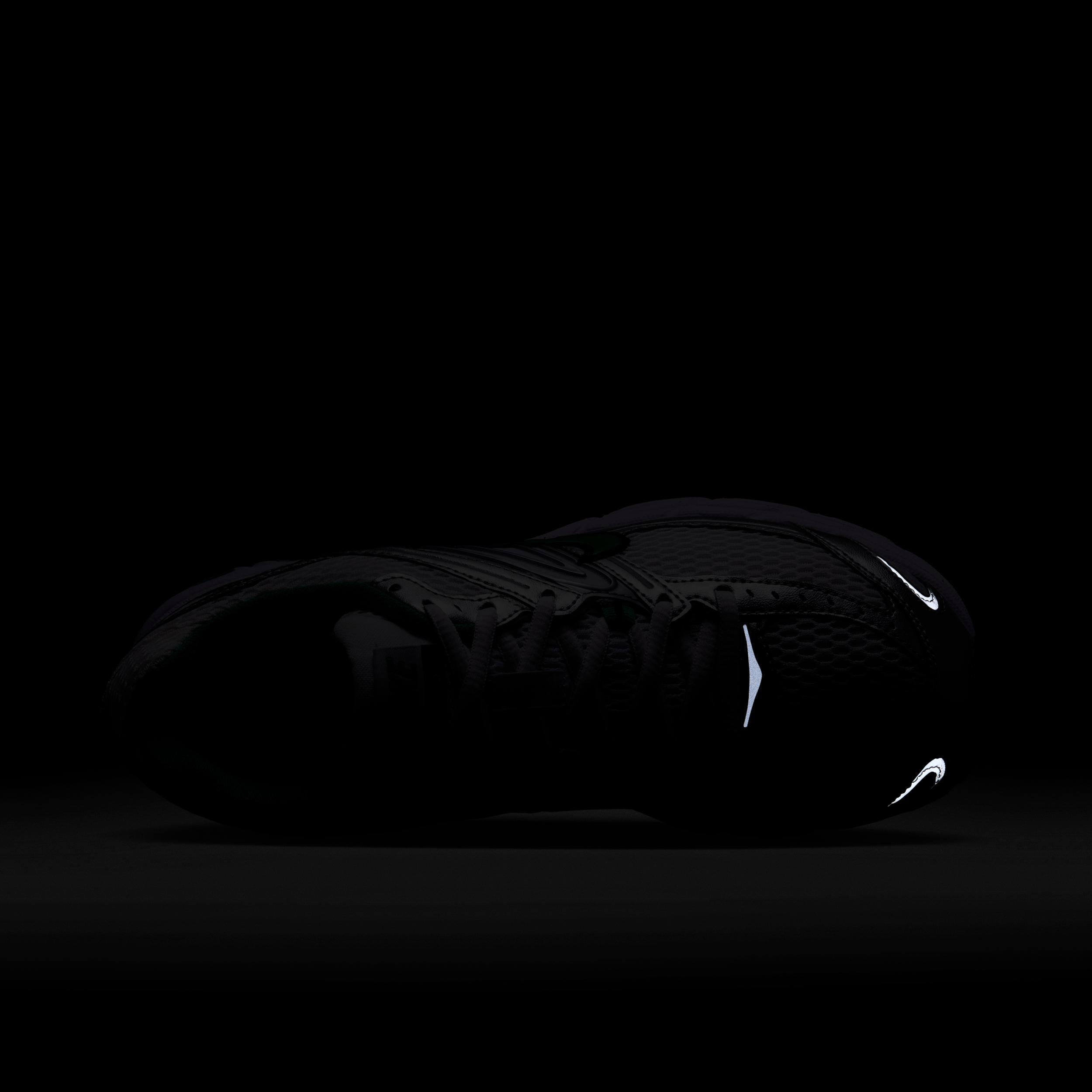 Nike Women's Air Max Moto 2K Shoes Product Image